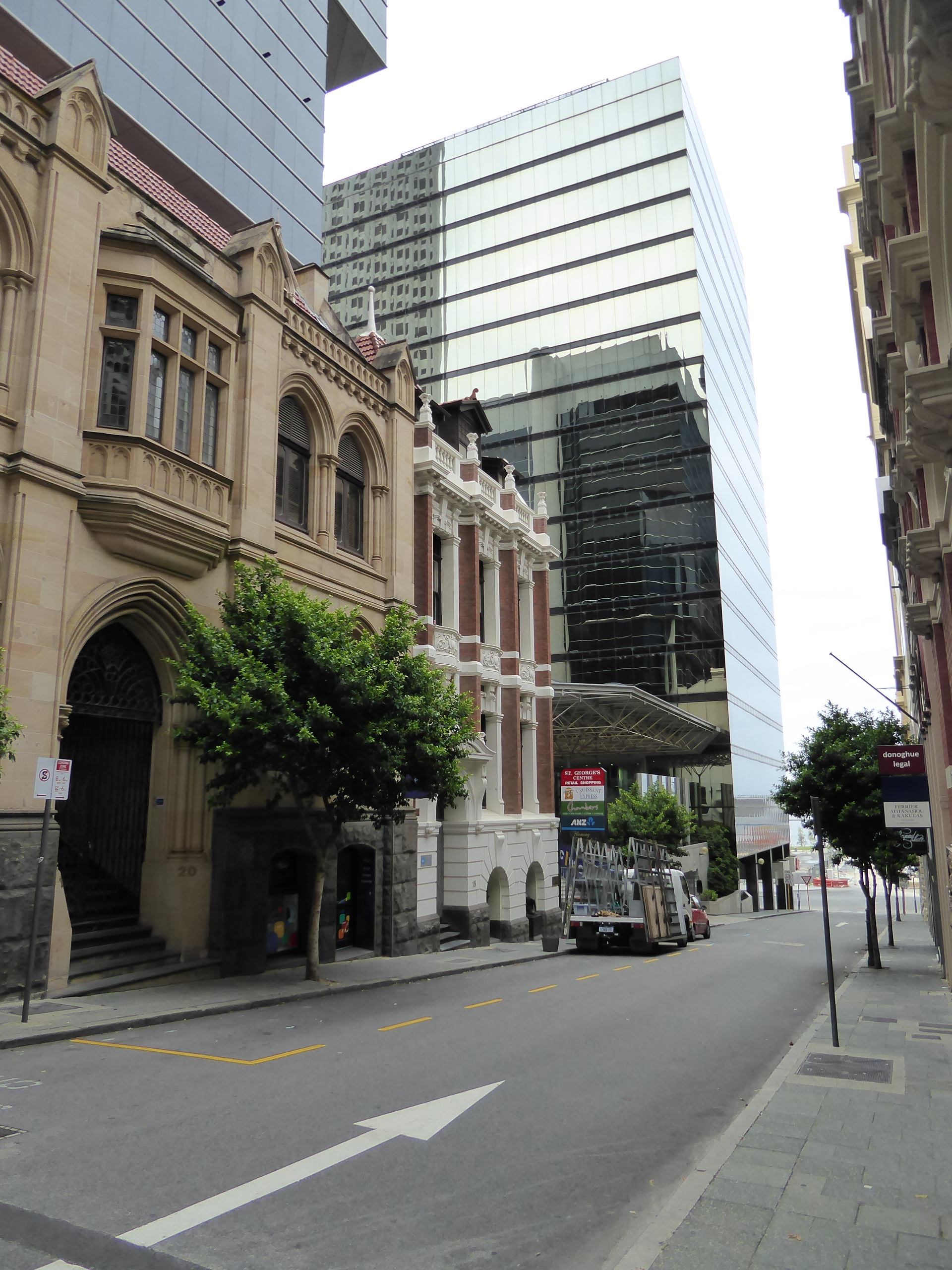 Same architect, Charles Oldham, and he's working in the same year for some more lawyers, but this time in Federation Gothic. No big deal: yo