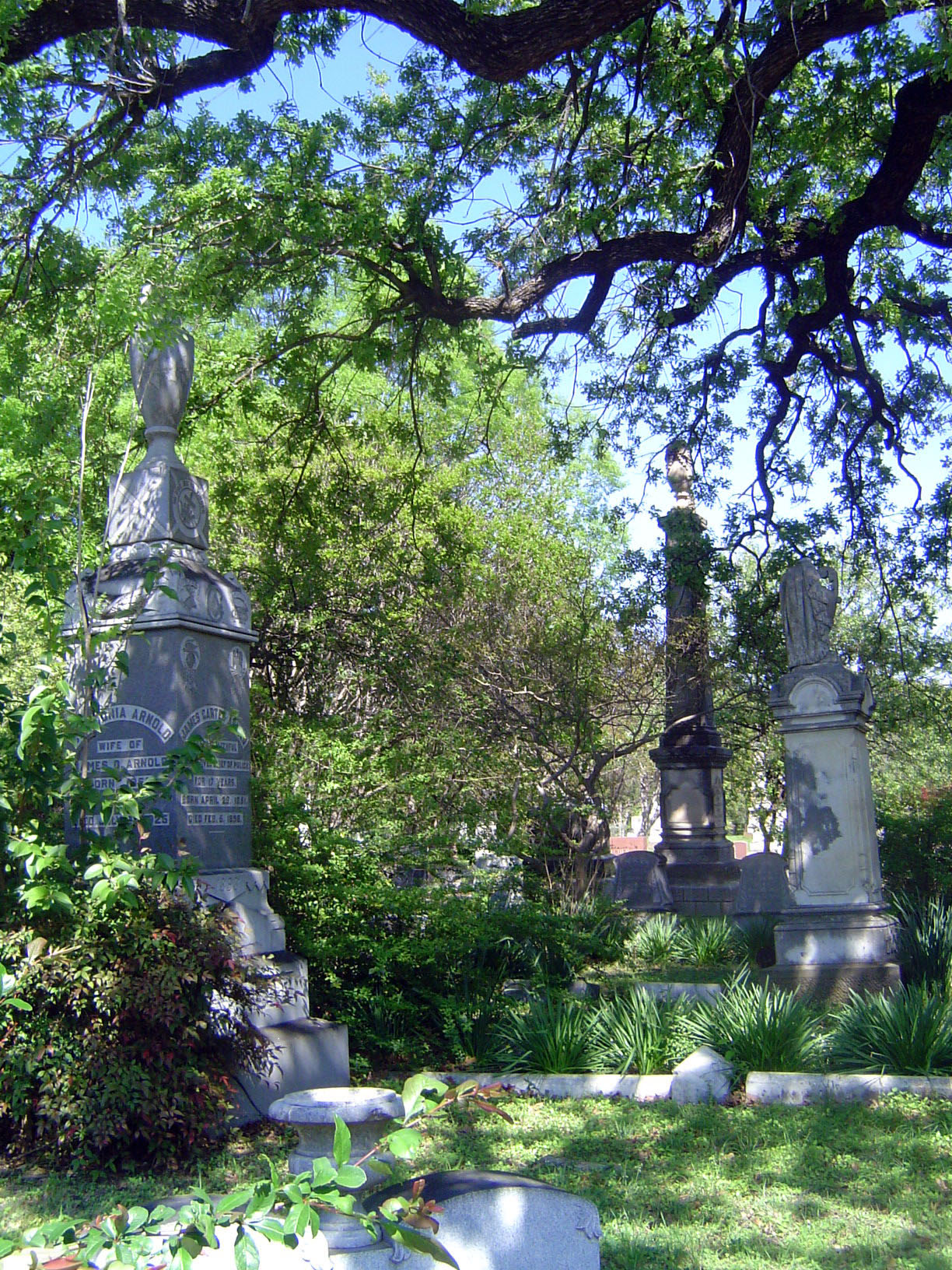 The startlingly monumental Greenwood Cemetery was established in 1896 and is now wrapped in the new apartment blocks that fringe Uptown.