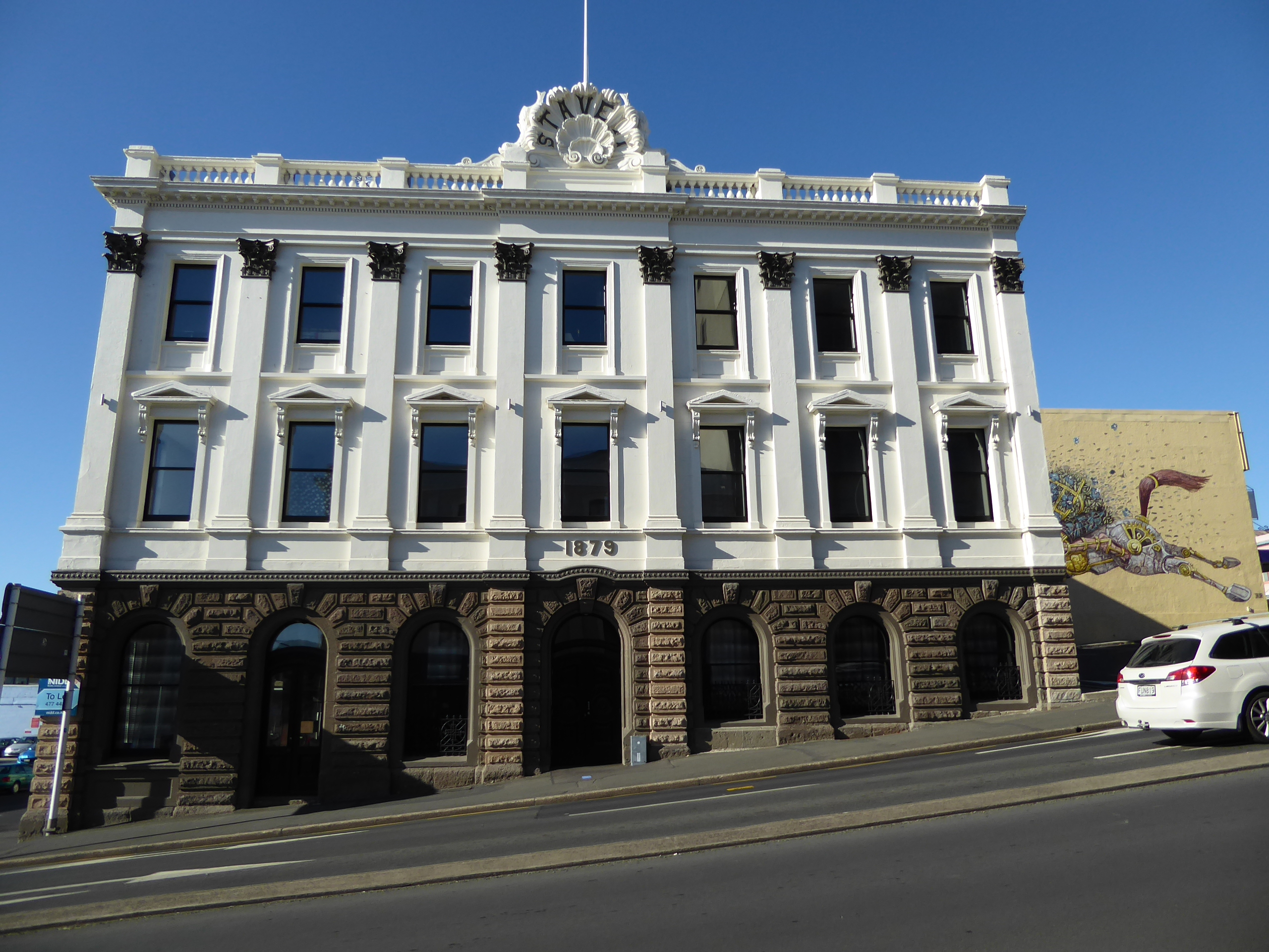 How's this for a fine old warehouse. It was built in 1879 as Stavely's Bond. The paint's a bit much, but it's new: old photos show the place
