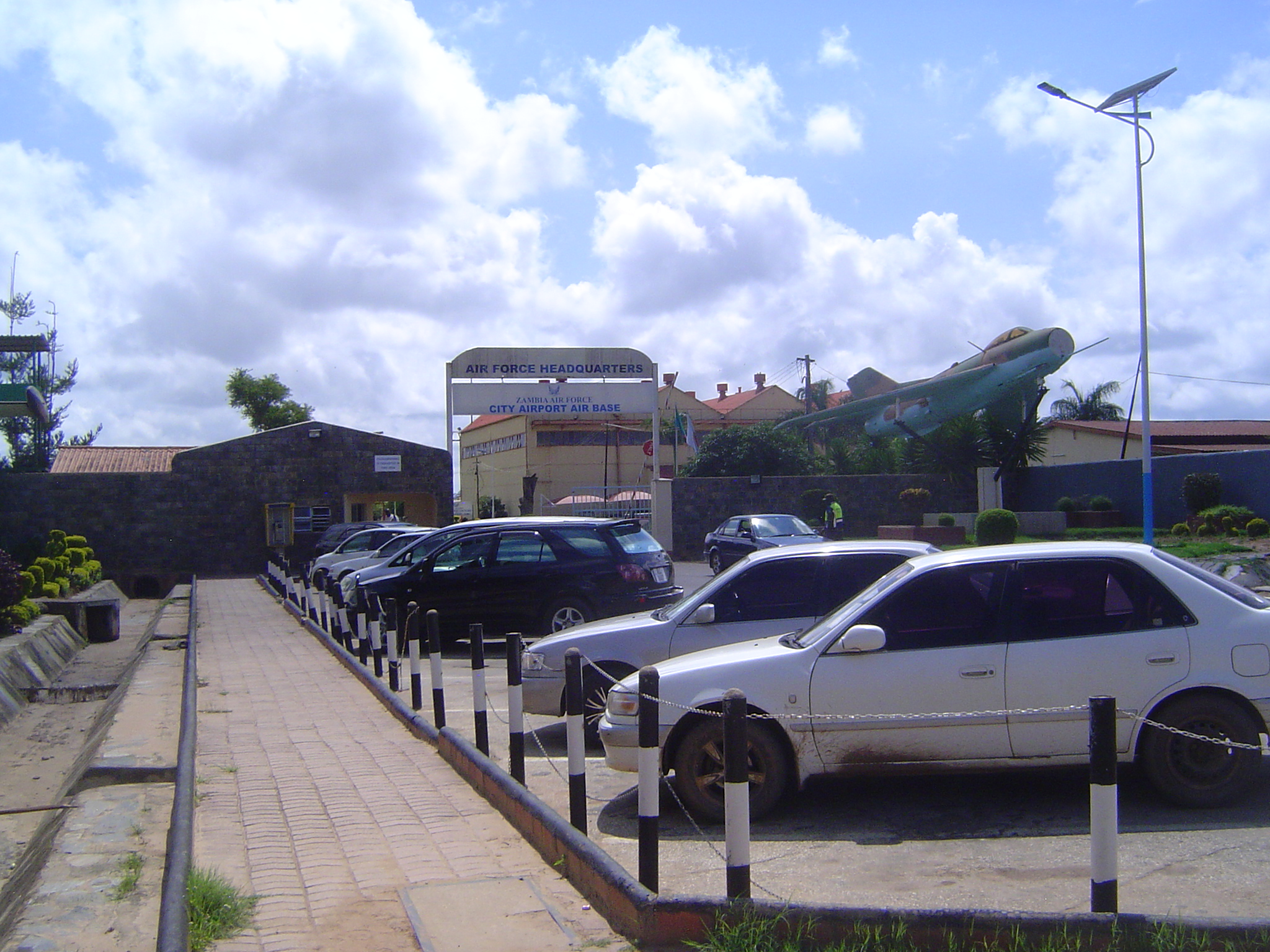 Beyond the high court, the street continues slightly offset but on nearly the same axis. It gets a new name, Haile Selassie Avenue, though i