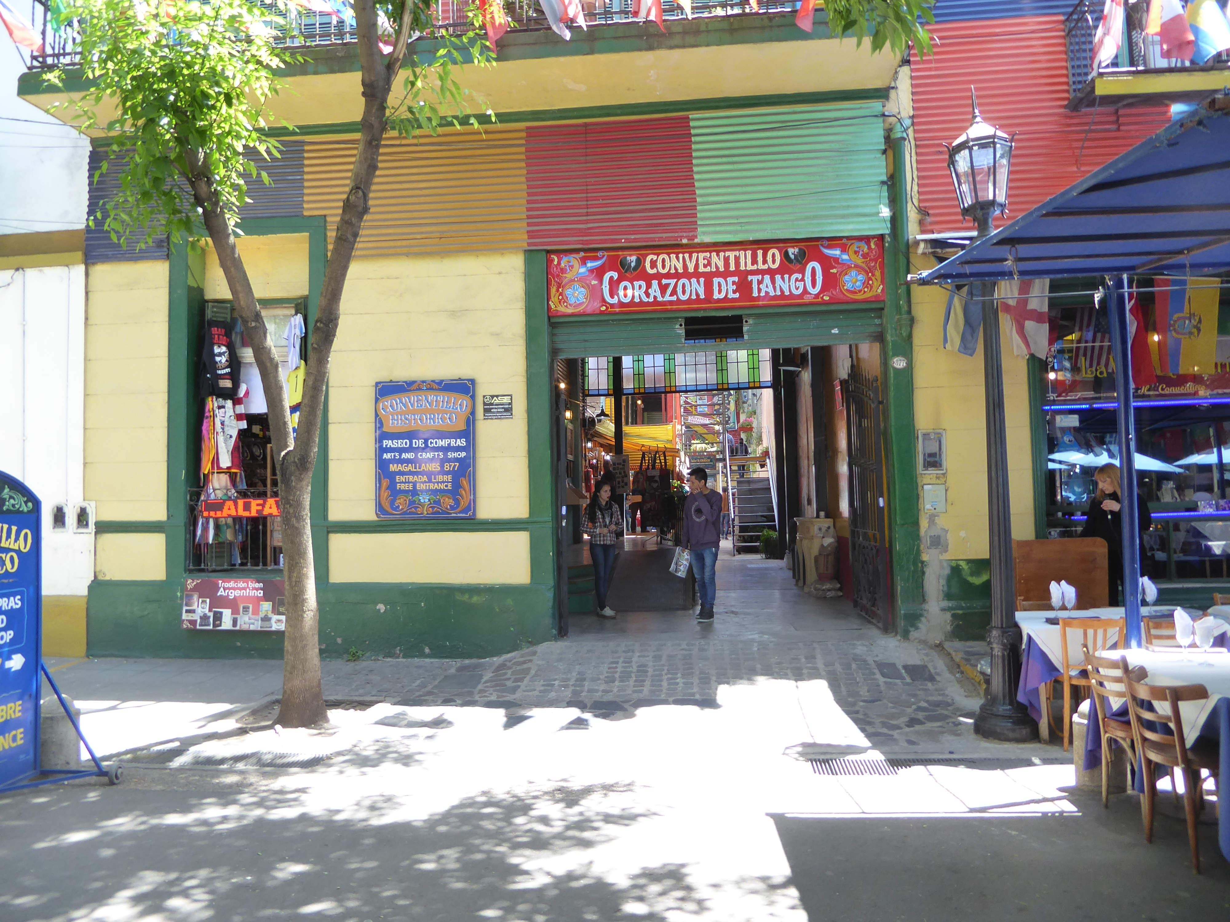 The district's name is said to have come from a tango called "Caminito," written by Juan de Dios Filiberto in 1926. The subject was not this