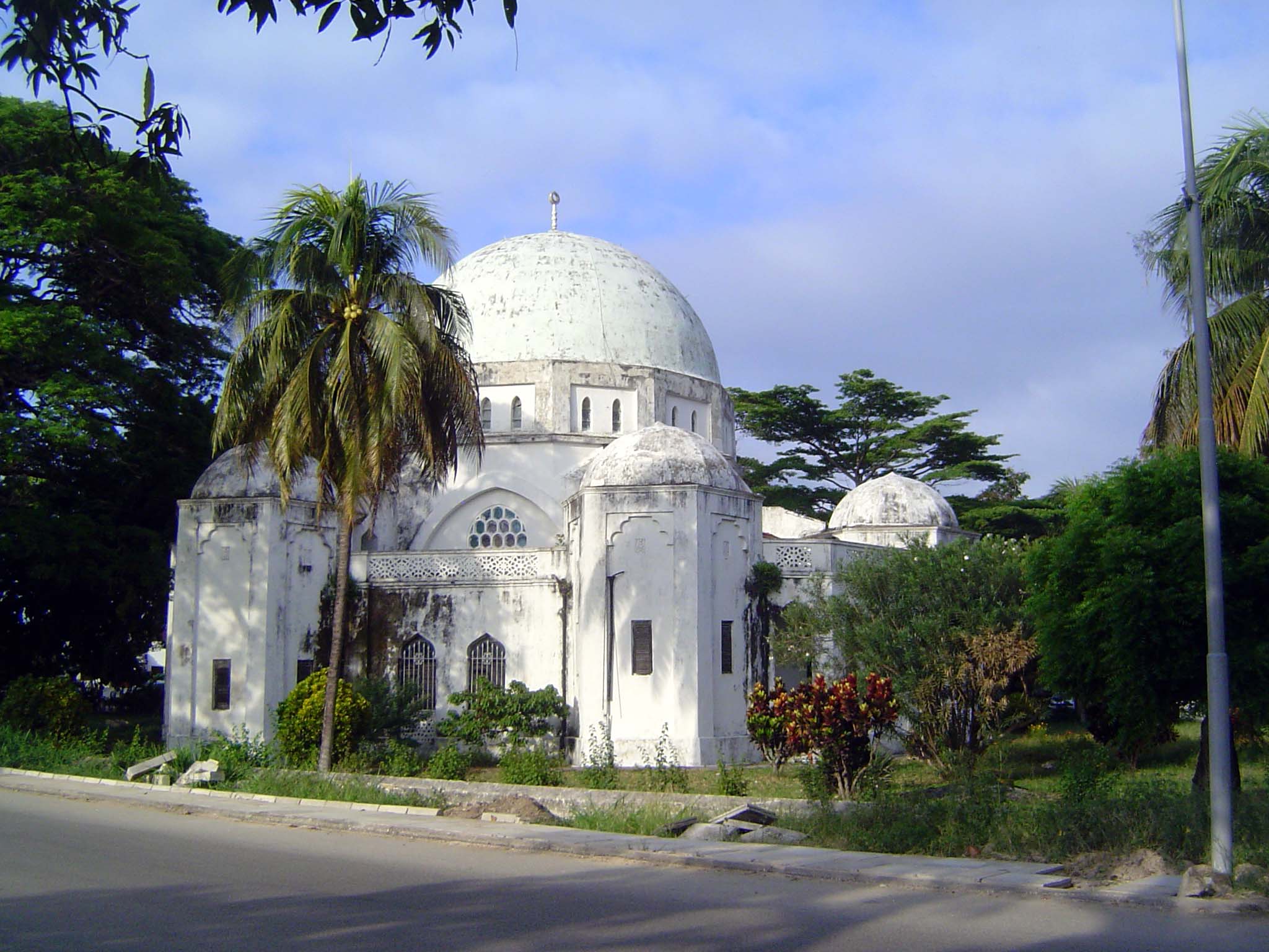 And like every self-respecting bit of the Empire, Zanzibar had a museum. It, too, was by Sinclair, who supposedly modeled it on the Hagia So