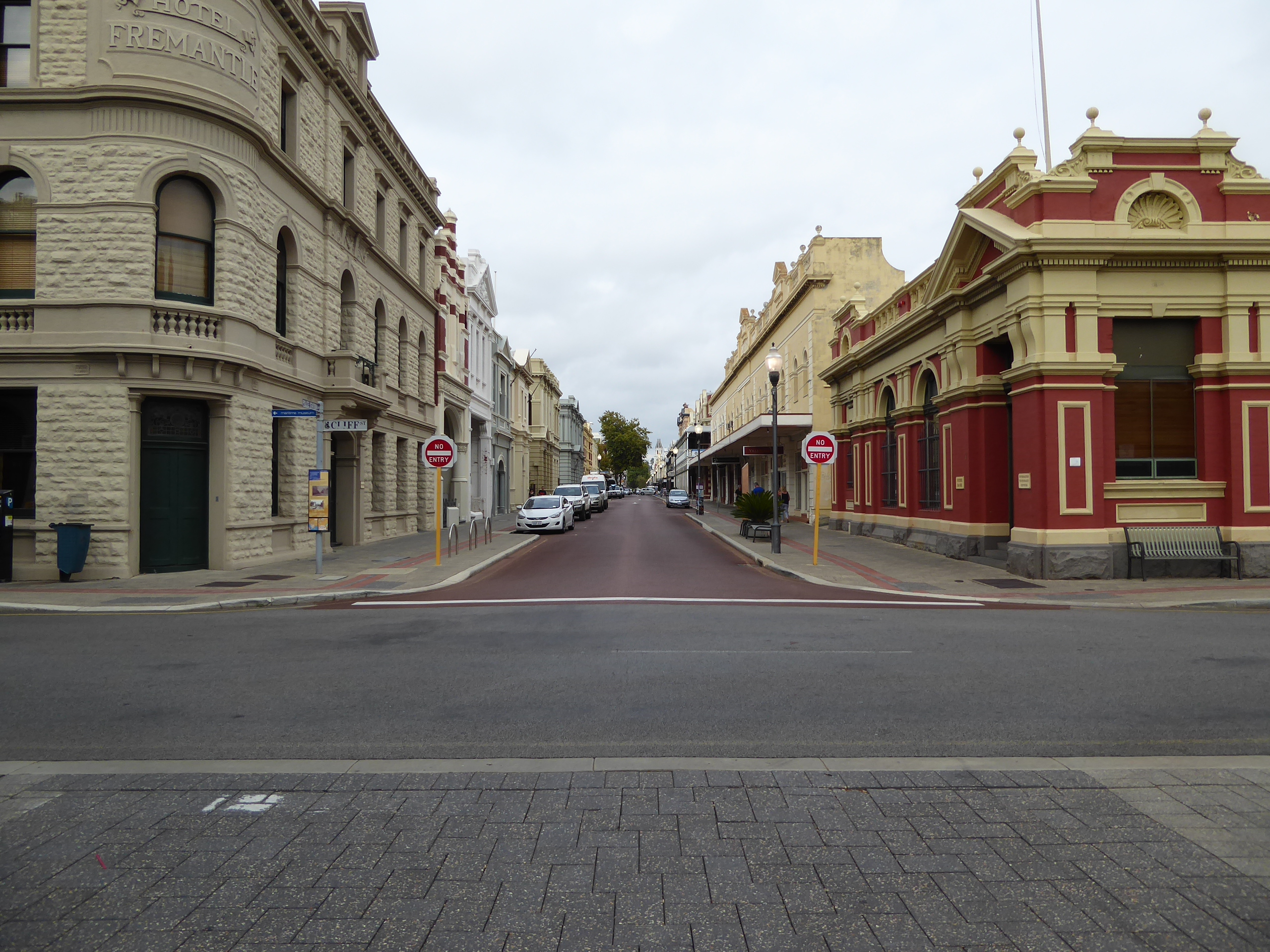 There's an amazing collection of old hotels in Fremantle, but don't take my word for it. Let's walk inland along High Street. That would be