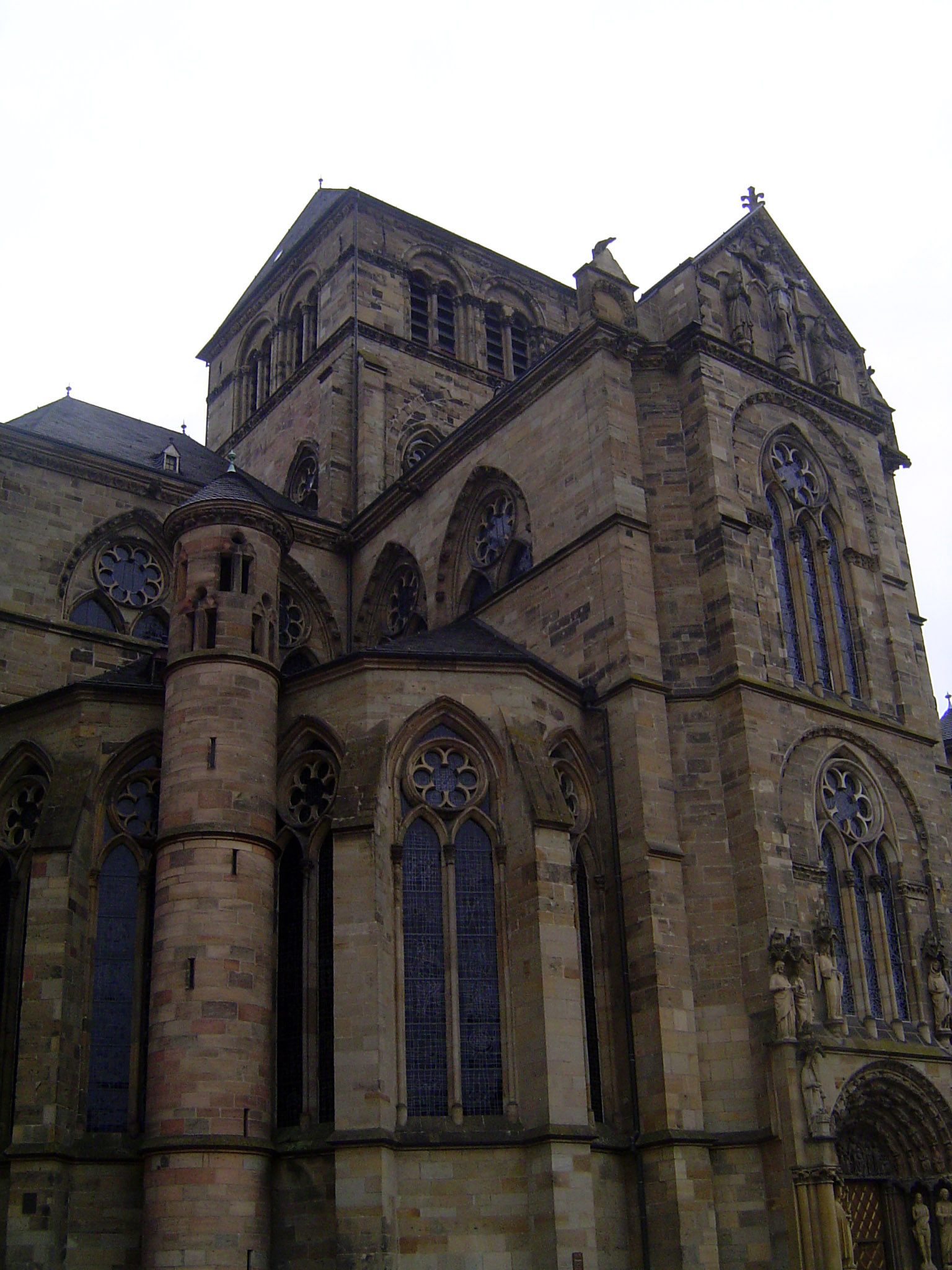 The adjoining Church of Our Lady replaced a pre-Romanesque parish church. "The floor plan... is nothing less than amazing," writes Norbert N