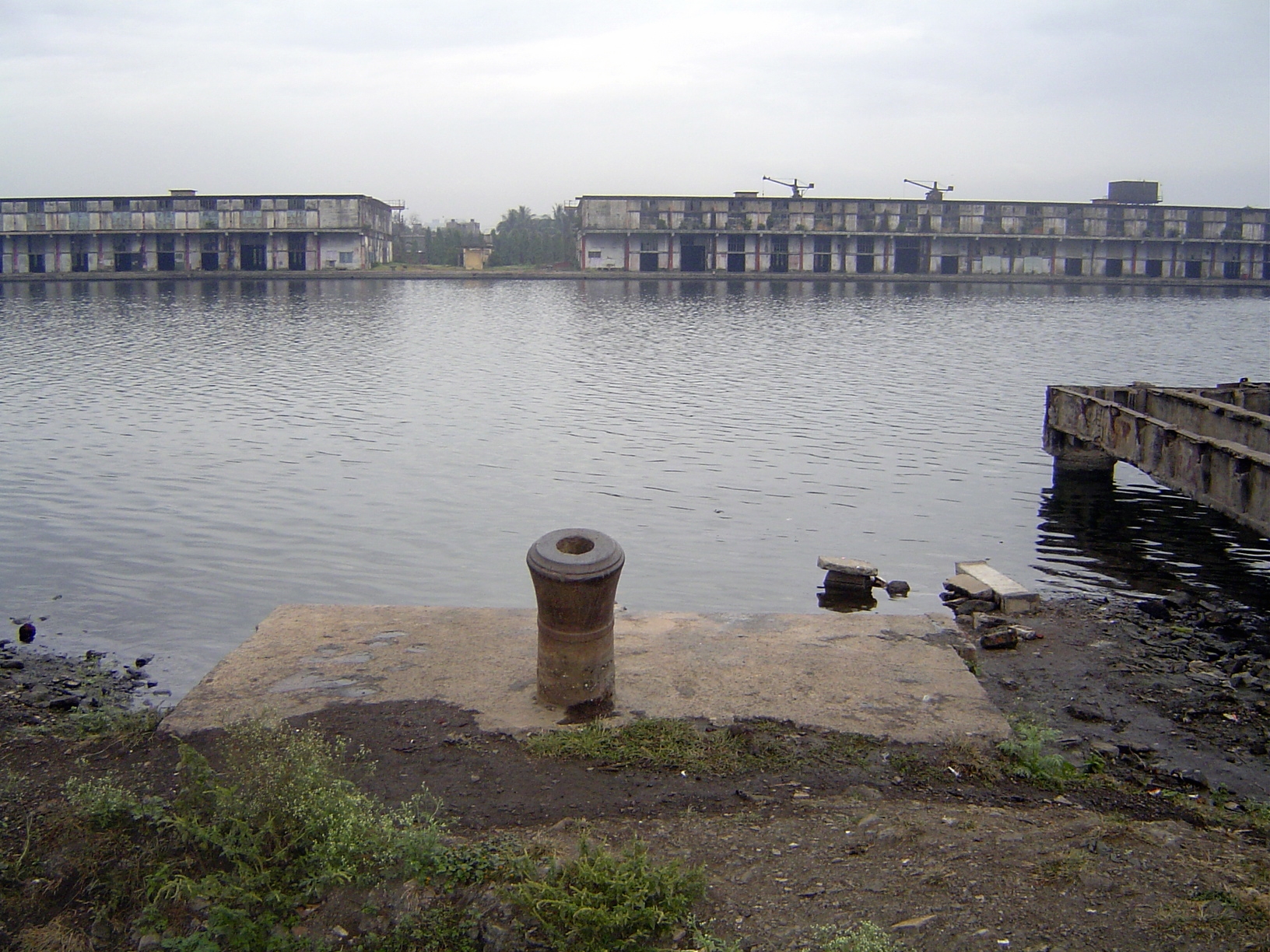 And now south to the famous Kidderpore Docks, where ships can tie up to cannon.