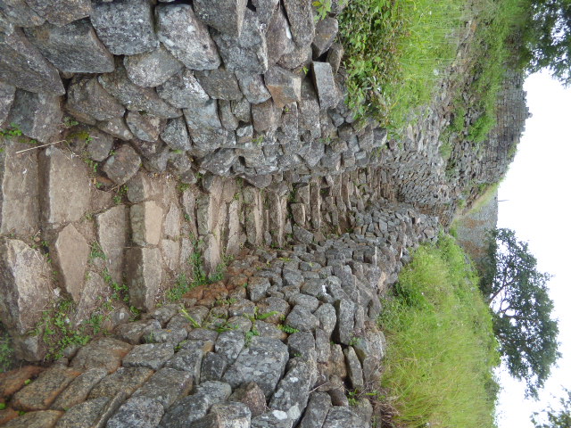 See anything wrong? Sure you do: the masonry is of a completely different quality. We're looking at a 20th century alternative route up to t