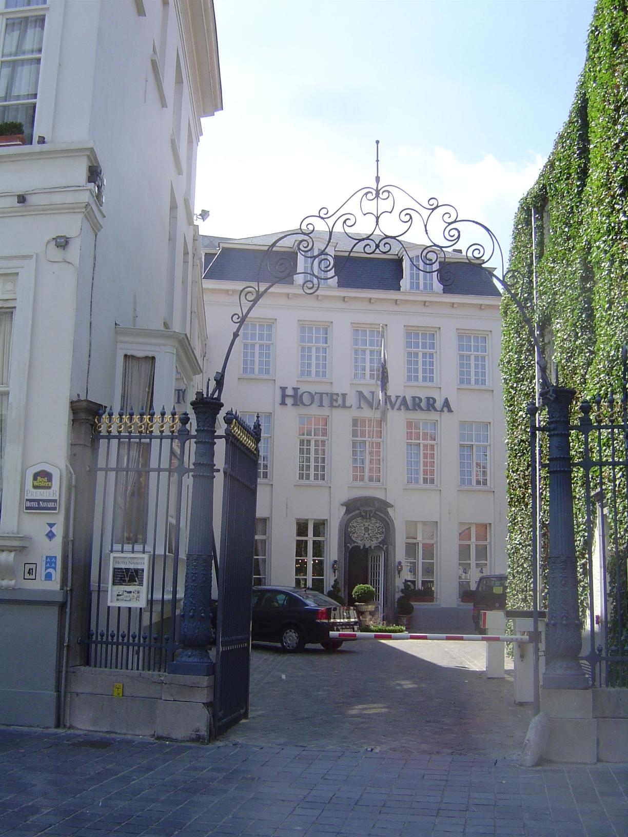 A Best Western hotel marks the Eiermarkt, where during the 16th century merchants from Navarre supplied wool to local weavers. It was an ind