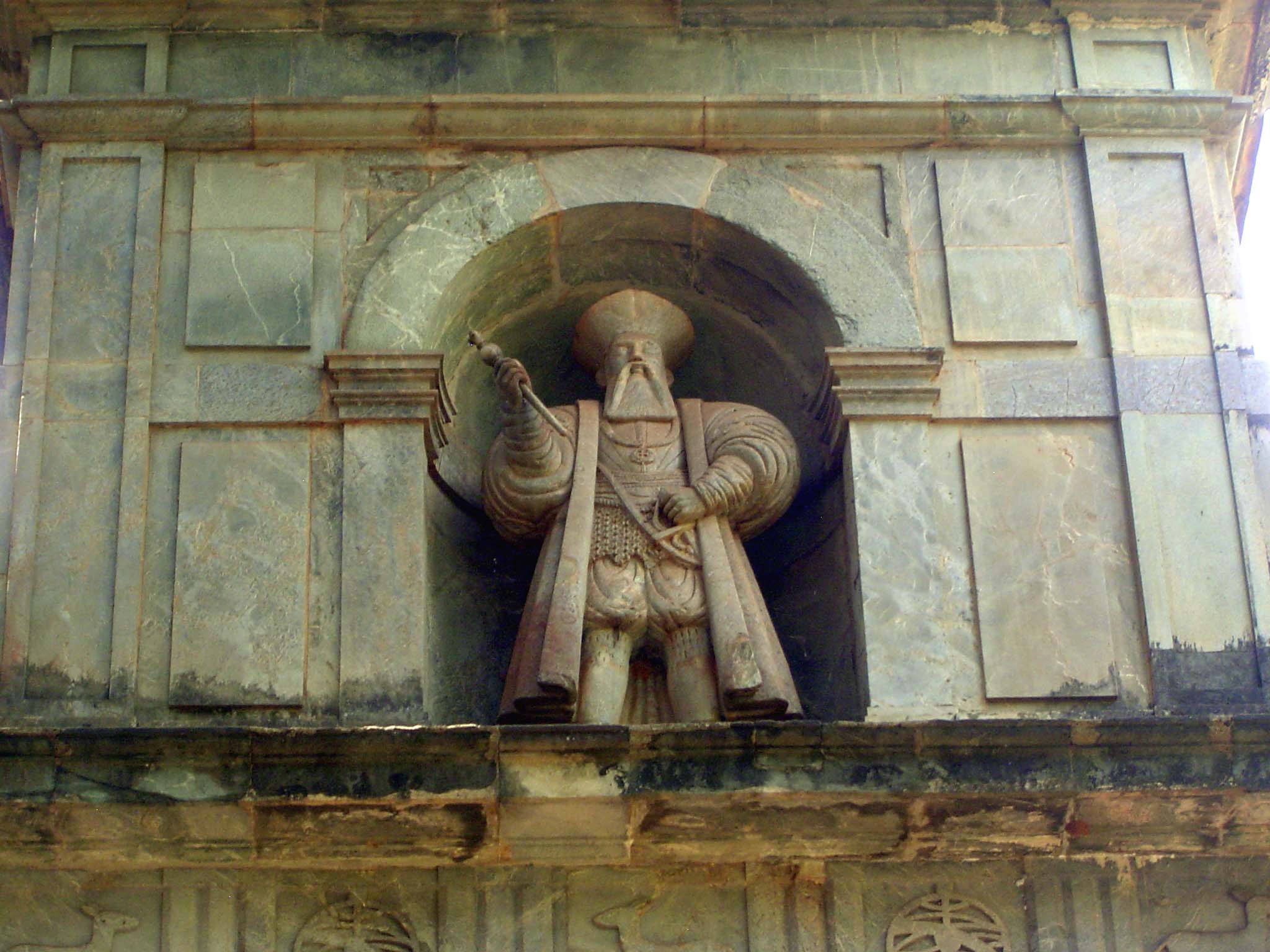 Vasco in his Sunday best. Although Vasco came to India in 1498, Portuguese rule over Goa was established instead by Afonso Albuquerque, who