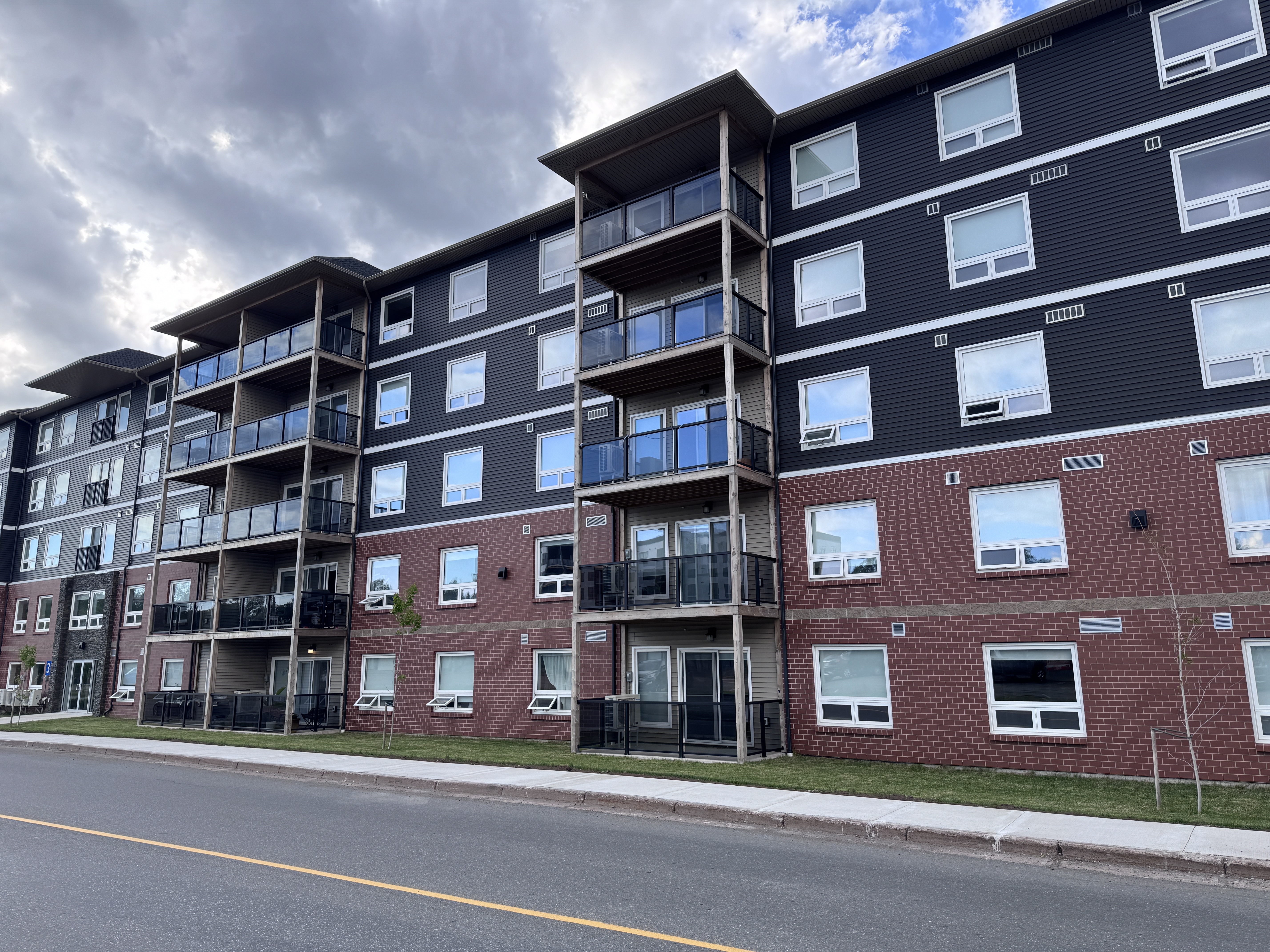 Across the street, you can admire the Victoria Suites.