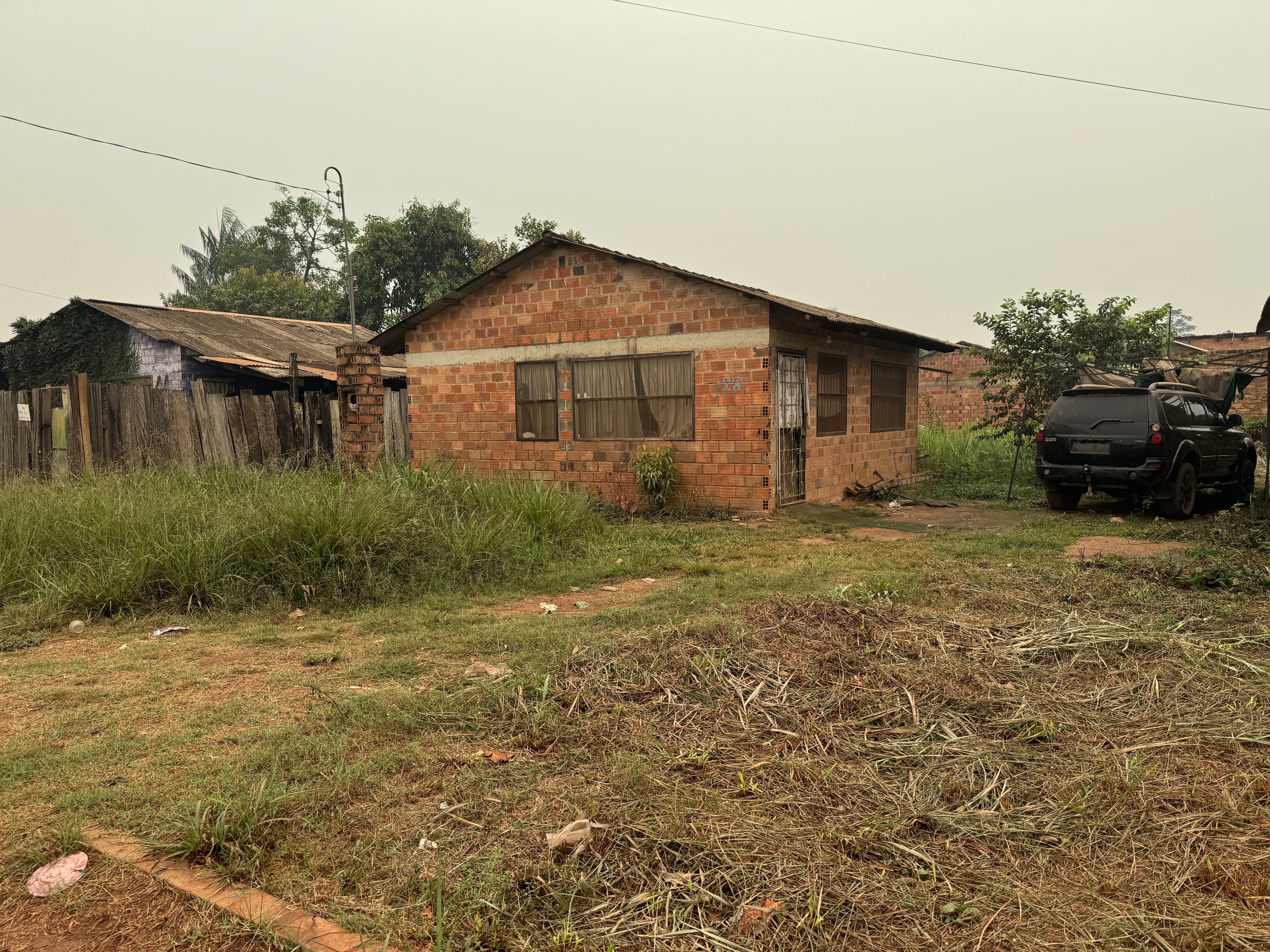 Still, I reconnoitered.  It took me a while to realize that hollow brick is ubiquitous in Bolivia.