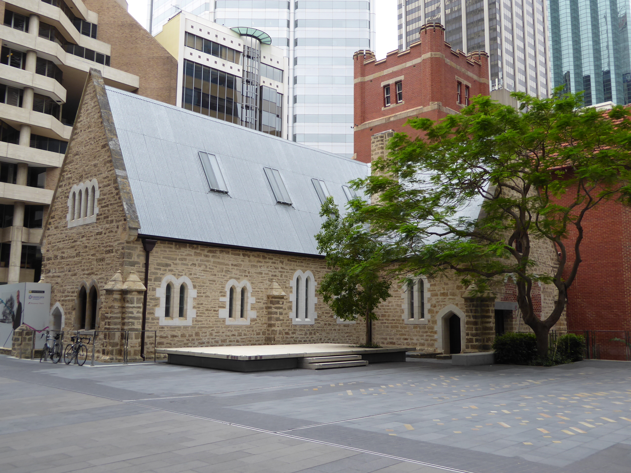 Looks like a church, but this is the old Perth Boys' School, from 1854. Since then, it's been a library, the offices of the National Trust o