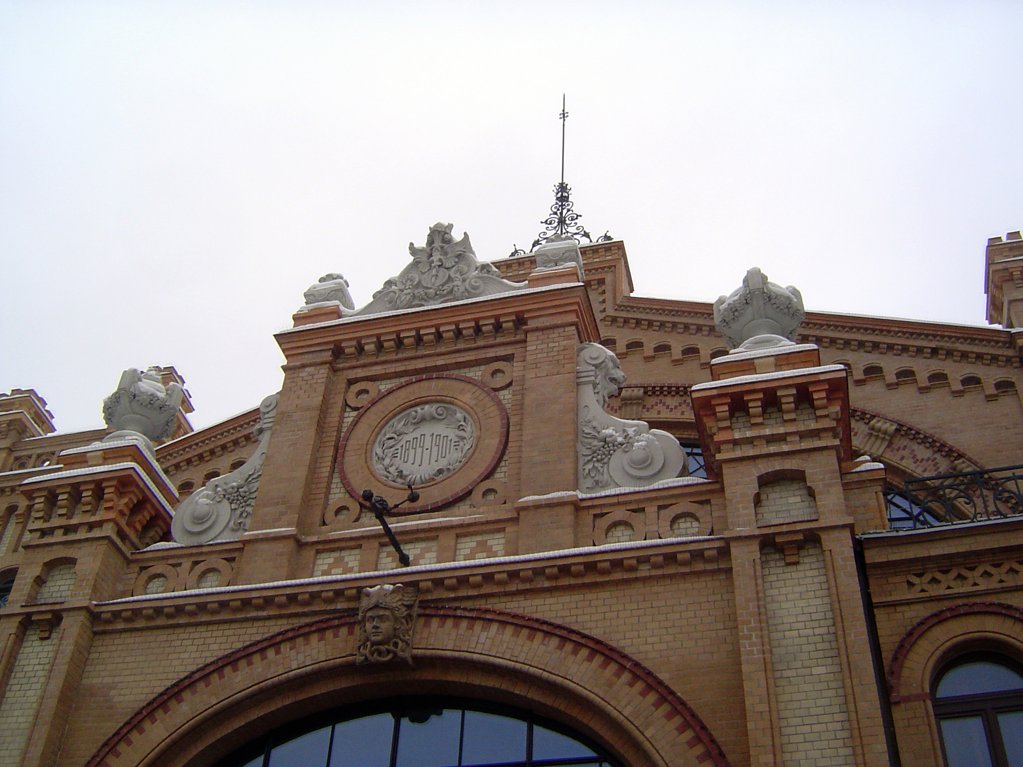 You can see the dates, but they're misleading: this, too, is a post-war reconstruction.