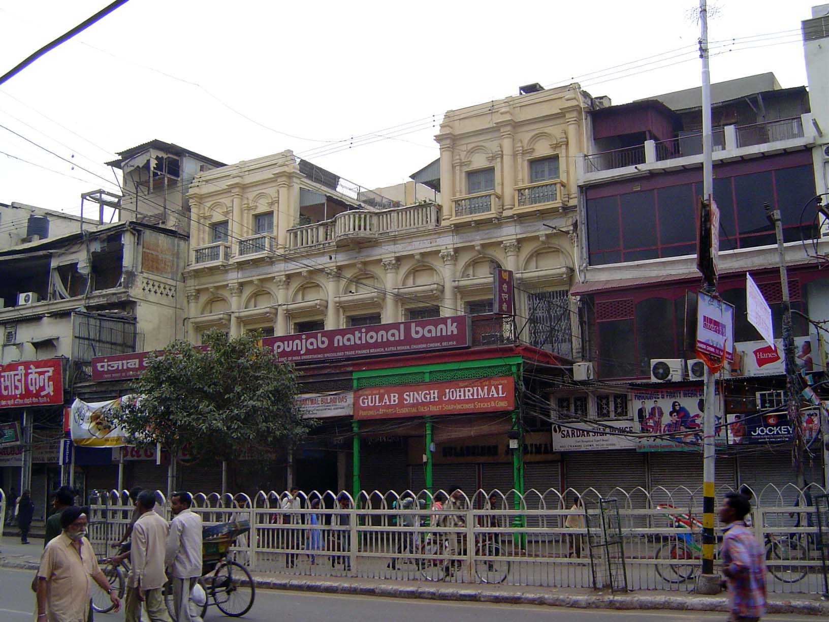 There are only a few buildings along the street that ever saw an architect.