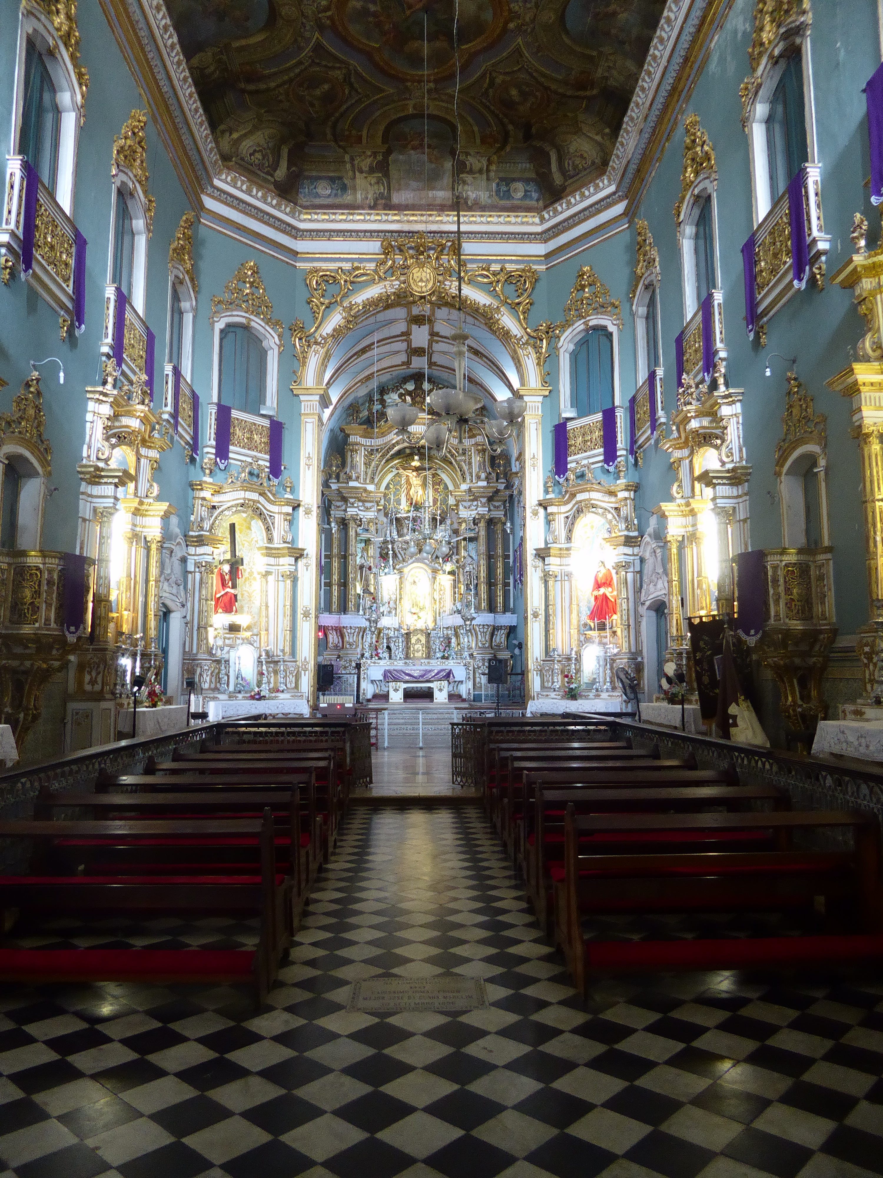 Wow, you say? The blue's nice, but after you've seen the churches of inland Brazil you're more likely to notice the marble floor. It's impor