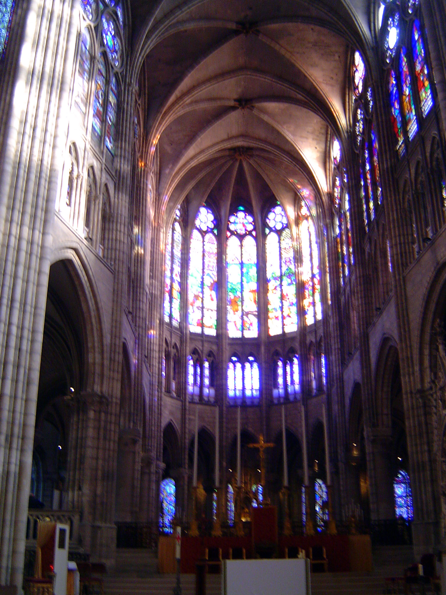 The choir was built in only four years. Ayers writes, "The innovations of Saint-Denis's westwork were nothing in comparison to those of its