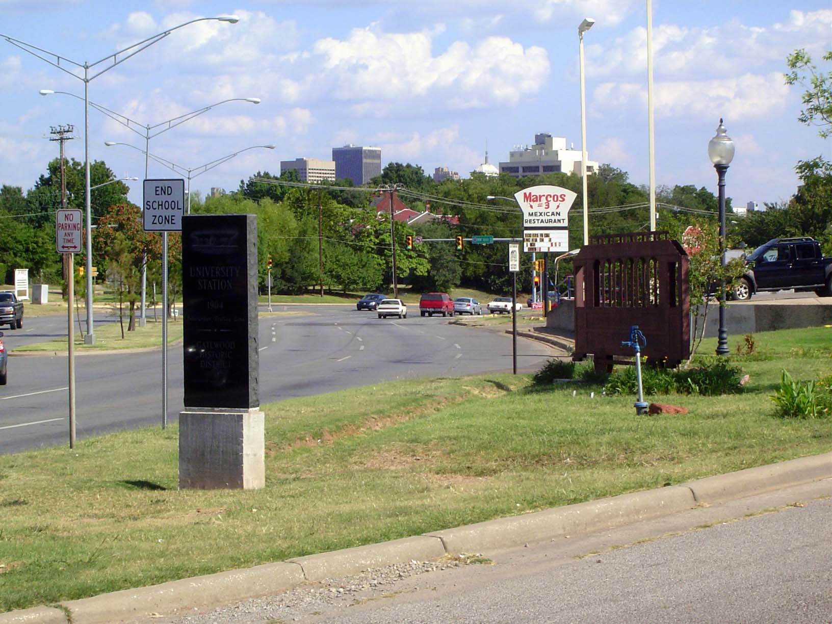 This is probably the only place in the city where the streetcar system is remembered: the triangle is the former University Station, where s