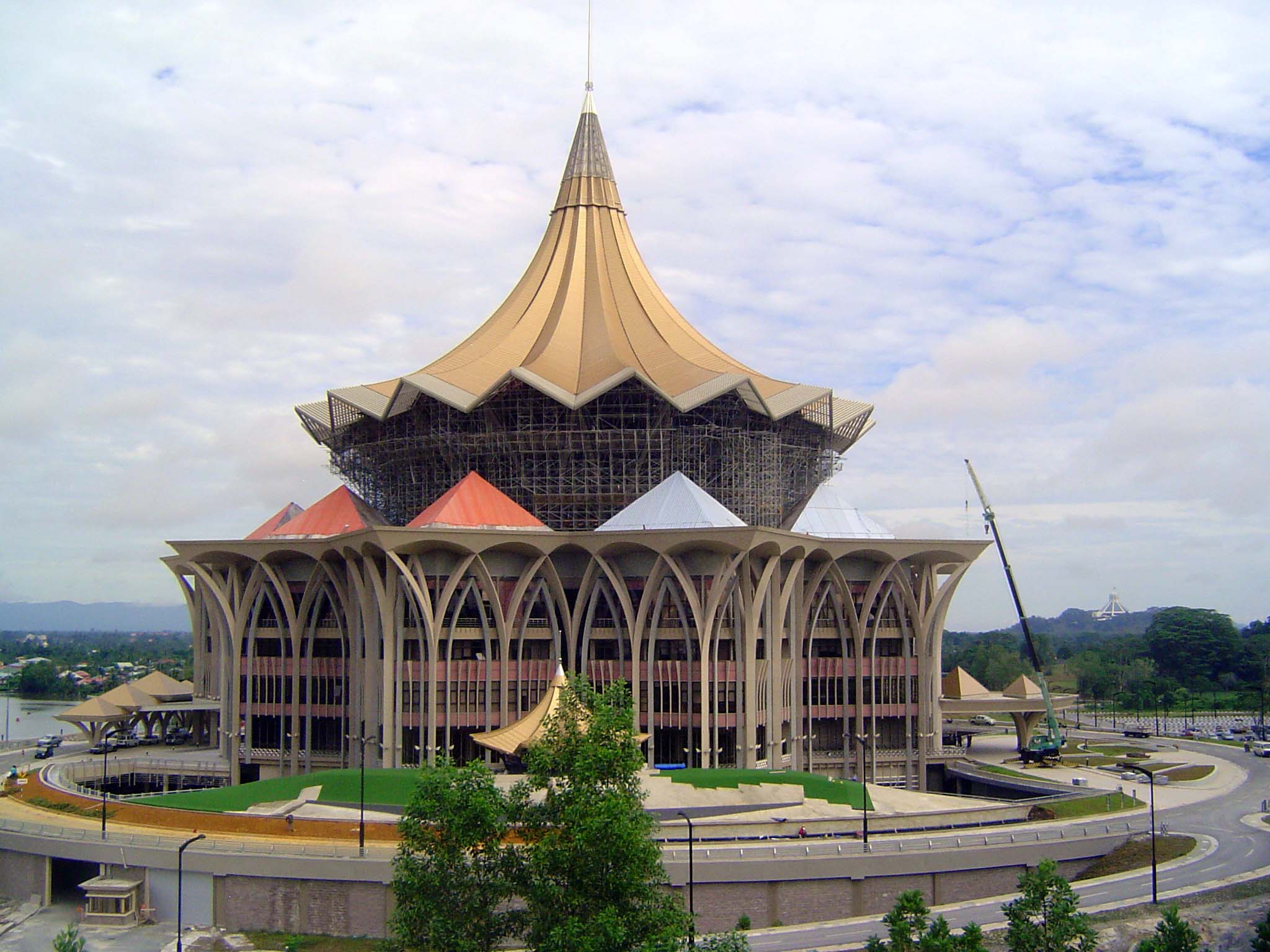 Early in 2009, the State Legislative Assembly Building Dewan Undangan Negeri was nearing completion between the Astana and Fort Margherita,
