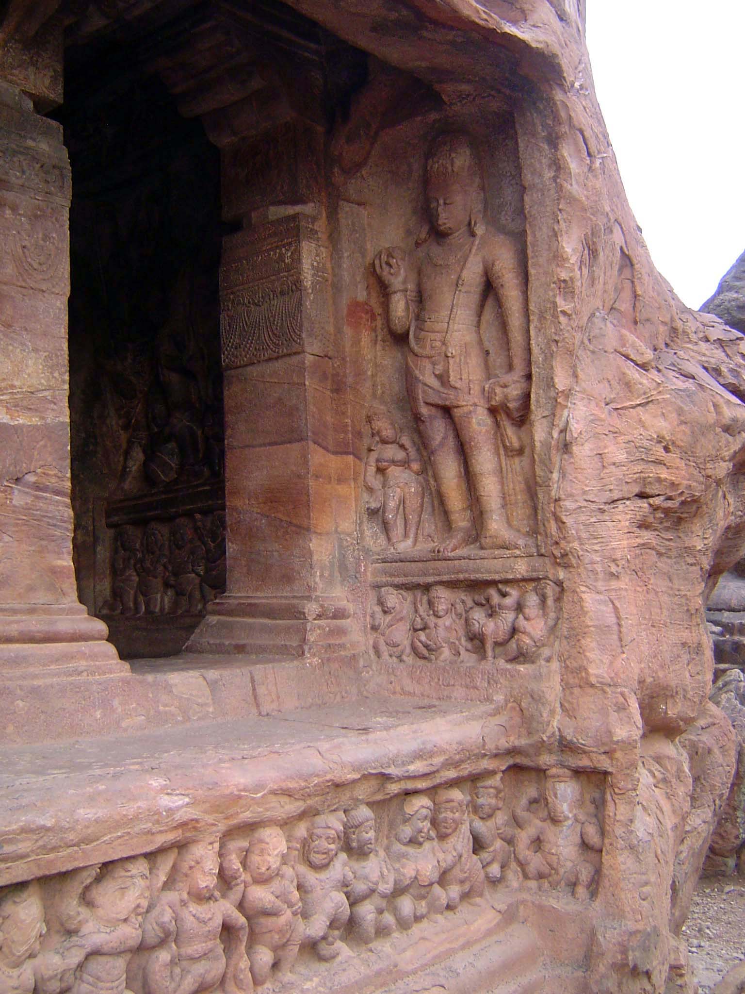 The ganas under the Dvarapala are especially acrobatic.