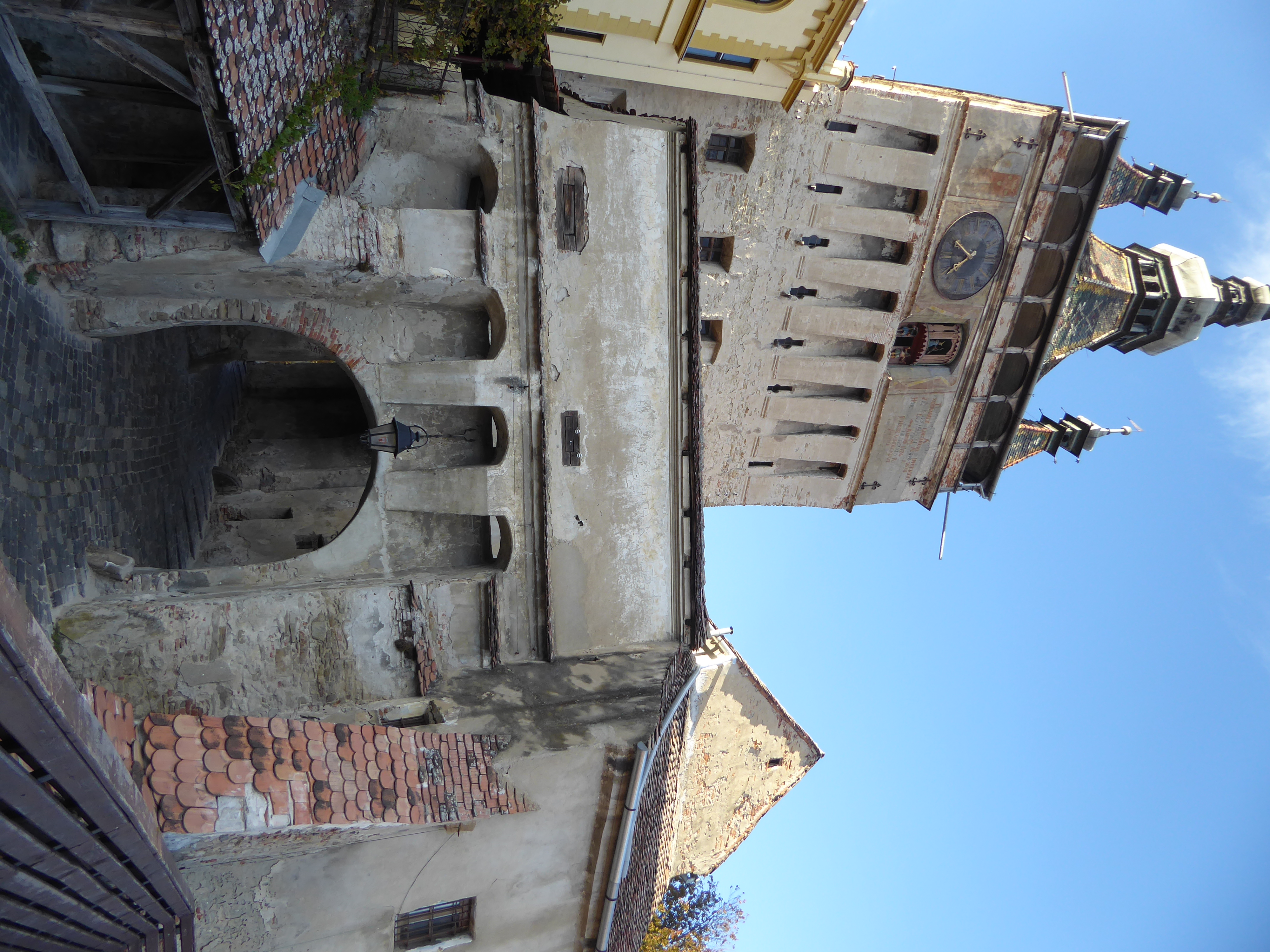The tower with its gate into the citadel.