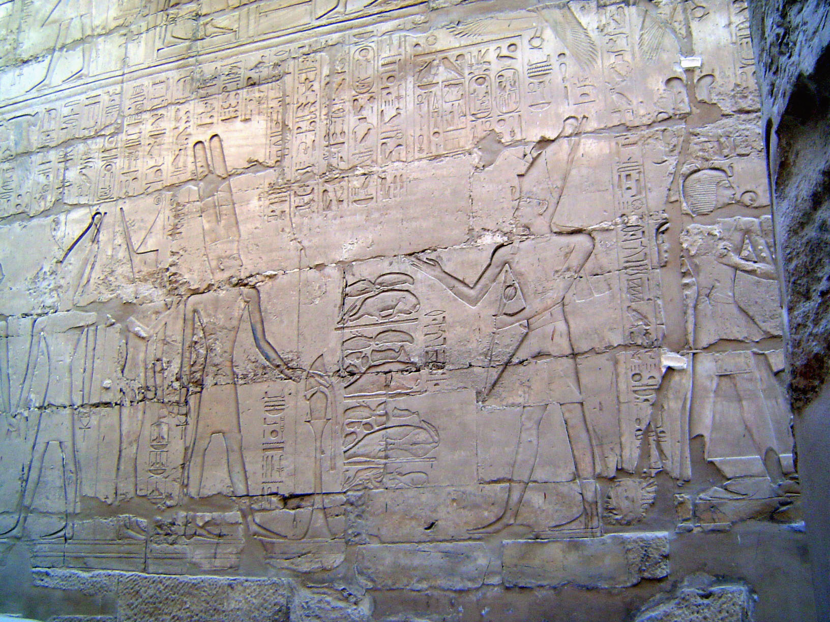 The walls of the hall have similar imagery.