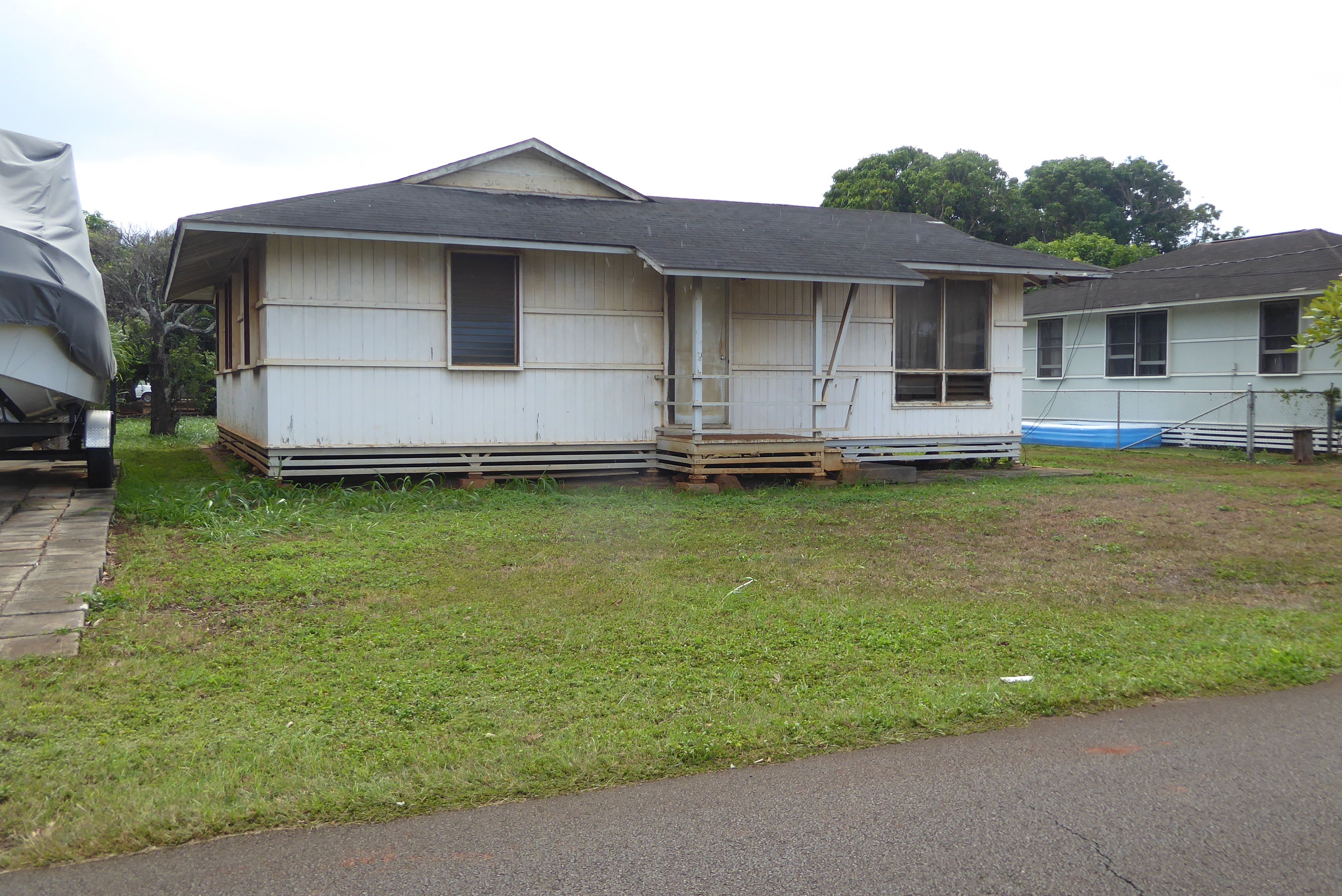 Like lots of postwar suburbs, the homes were all the same when new, but many have been modified over the years. Here's one unchanged.