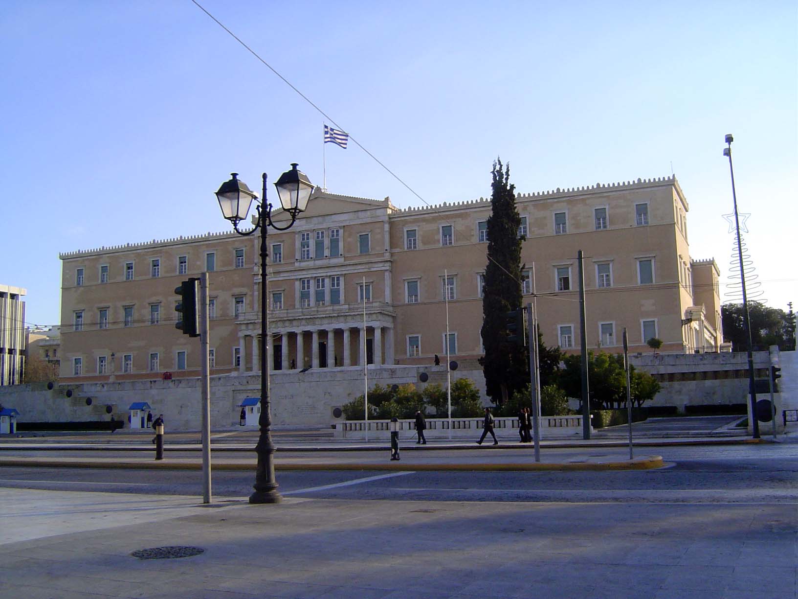The German architect Friedrich von Gärtner designed Otto's royal palace. It was built in 1836-42 and fronts Syntagma Square. In 1935 the pal