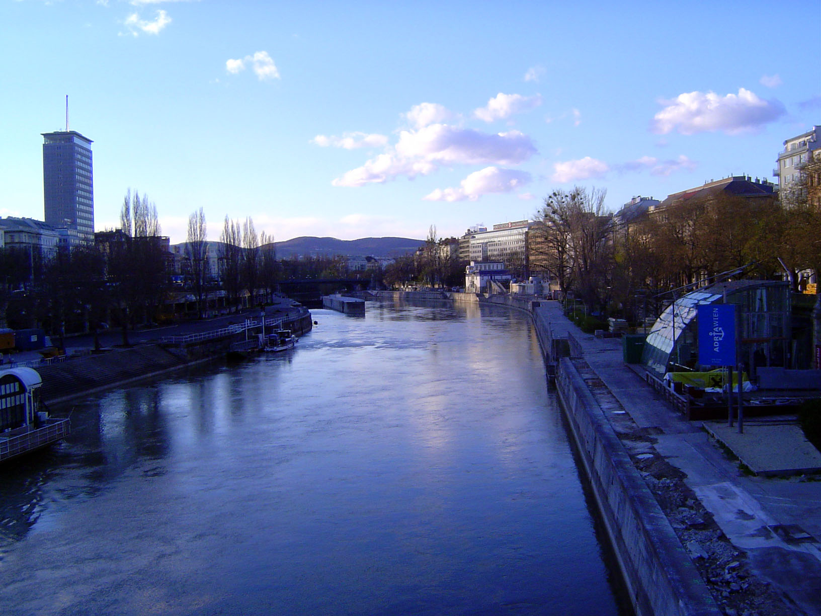 The Donau Kanal was originally a branch of the Danube. About 1870 it was canalized. Its general course and relationship to the main river is