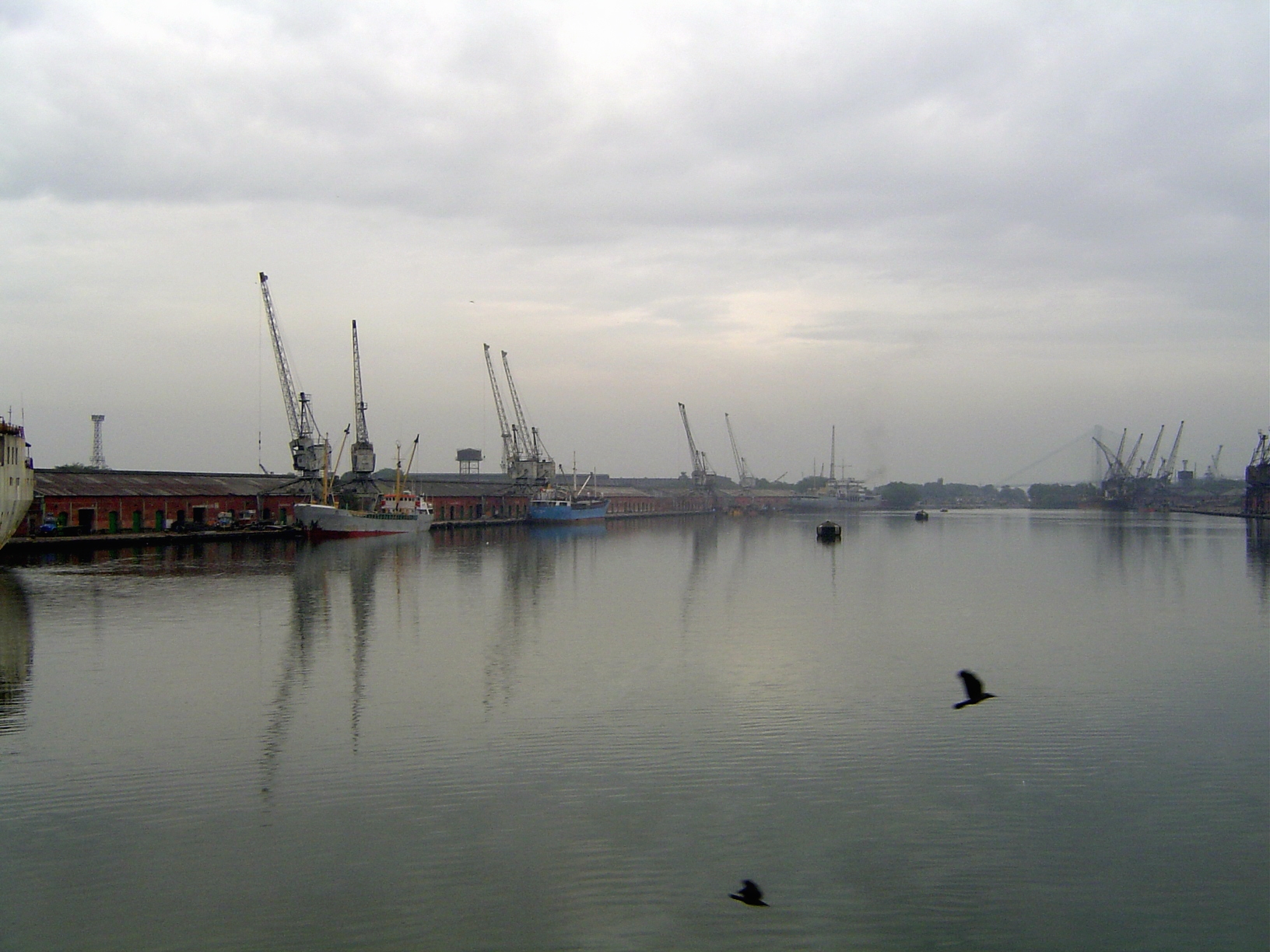 Calcutta does have a container port farther downstream; ships tied-up here apparently went to the Andaman Islands.