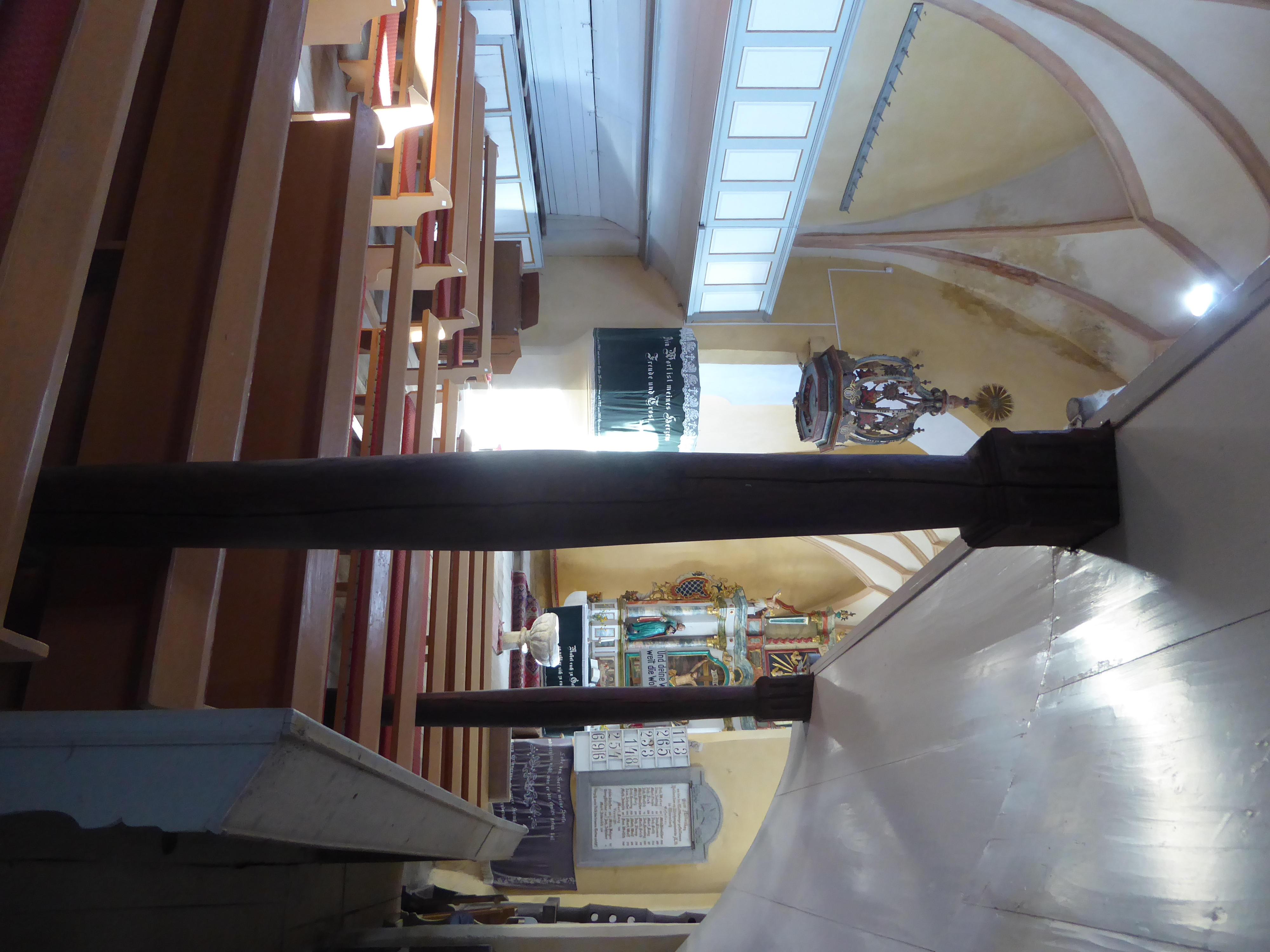 The columns supporting the galleries have the entasis or taper passed down from antiquity.