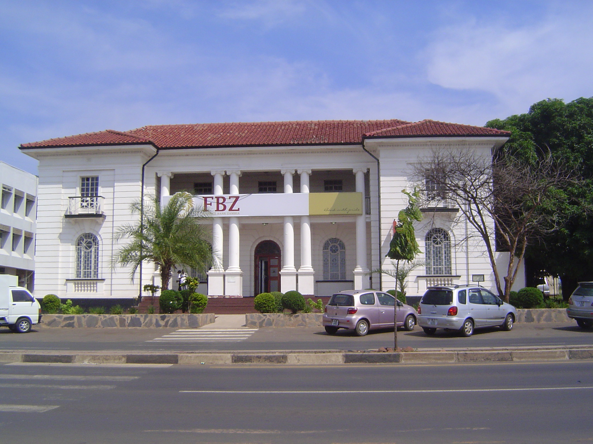 What's on Livingstone's main street, Mosi-o-Tunya Road, formerly Mainway? Opened in 1930, it housed the Standard Bank of South Africa until