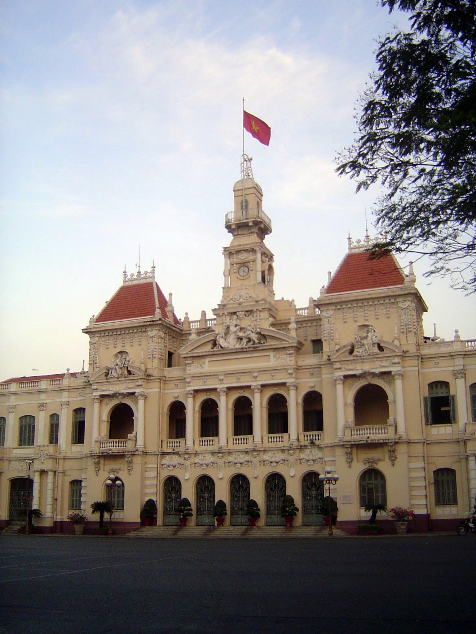 The Hotel de Ville 1901-08, now the People's Committee Building. Visualize it a century ago: Europeans in tropical whites and helmets; a few