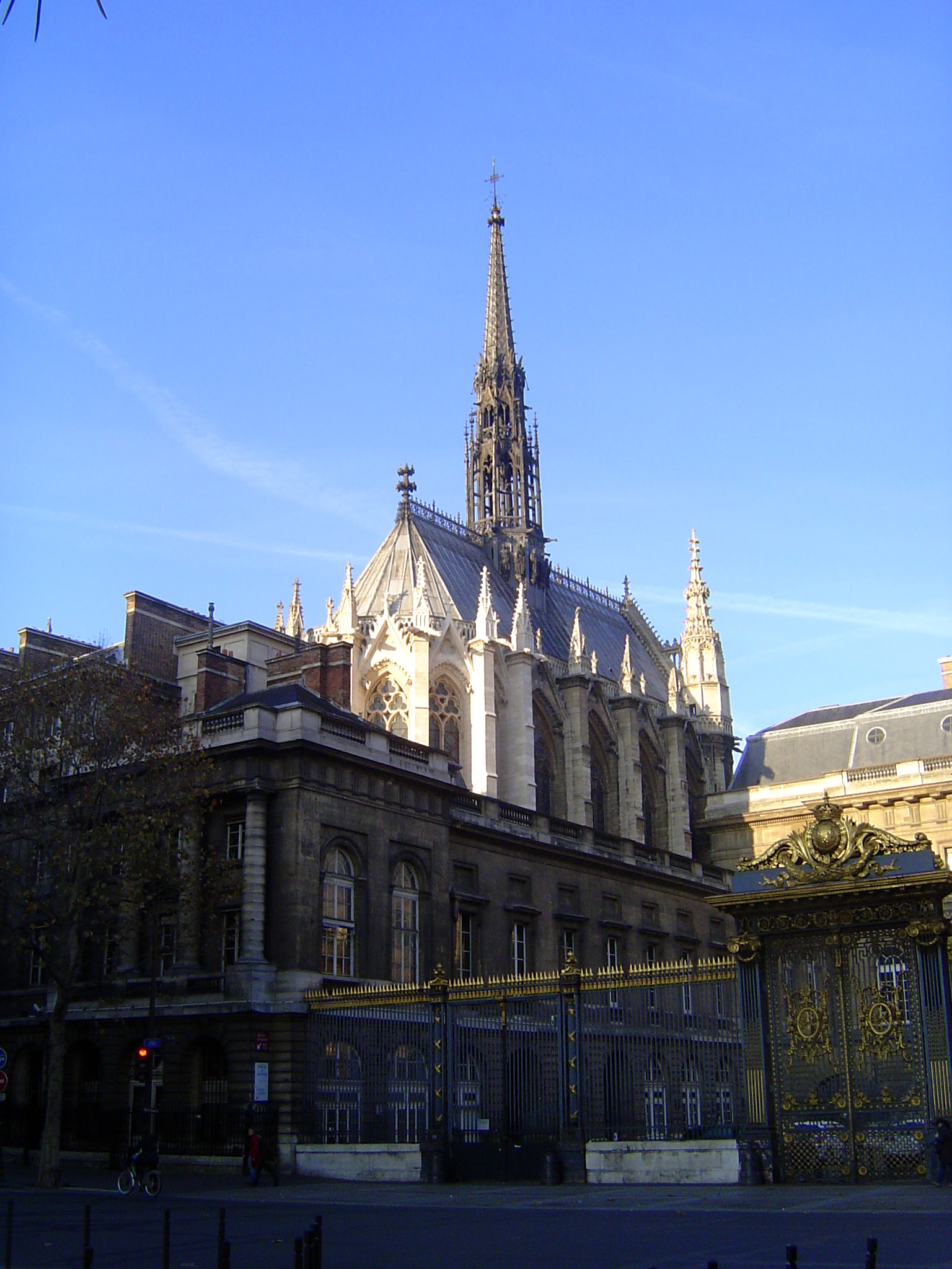 From the birthplace of Gothic to by some measures its apogee: we've come to Sainte Chapelle, which shares the tiny Île de la Cité with the C
