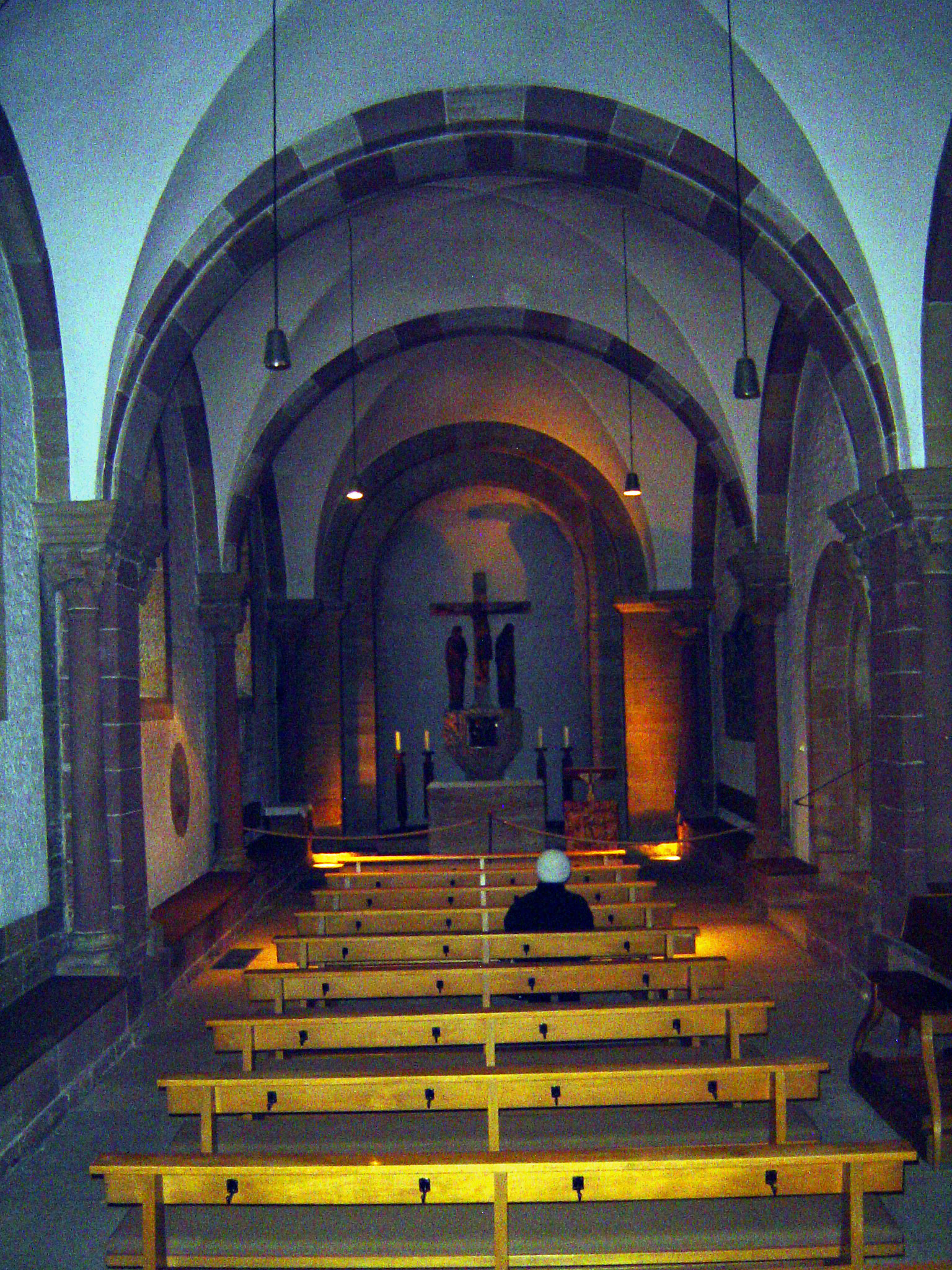 A simpler, more static chapel was added sometime before 1610.