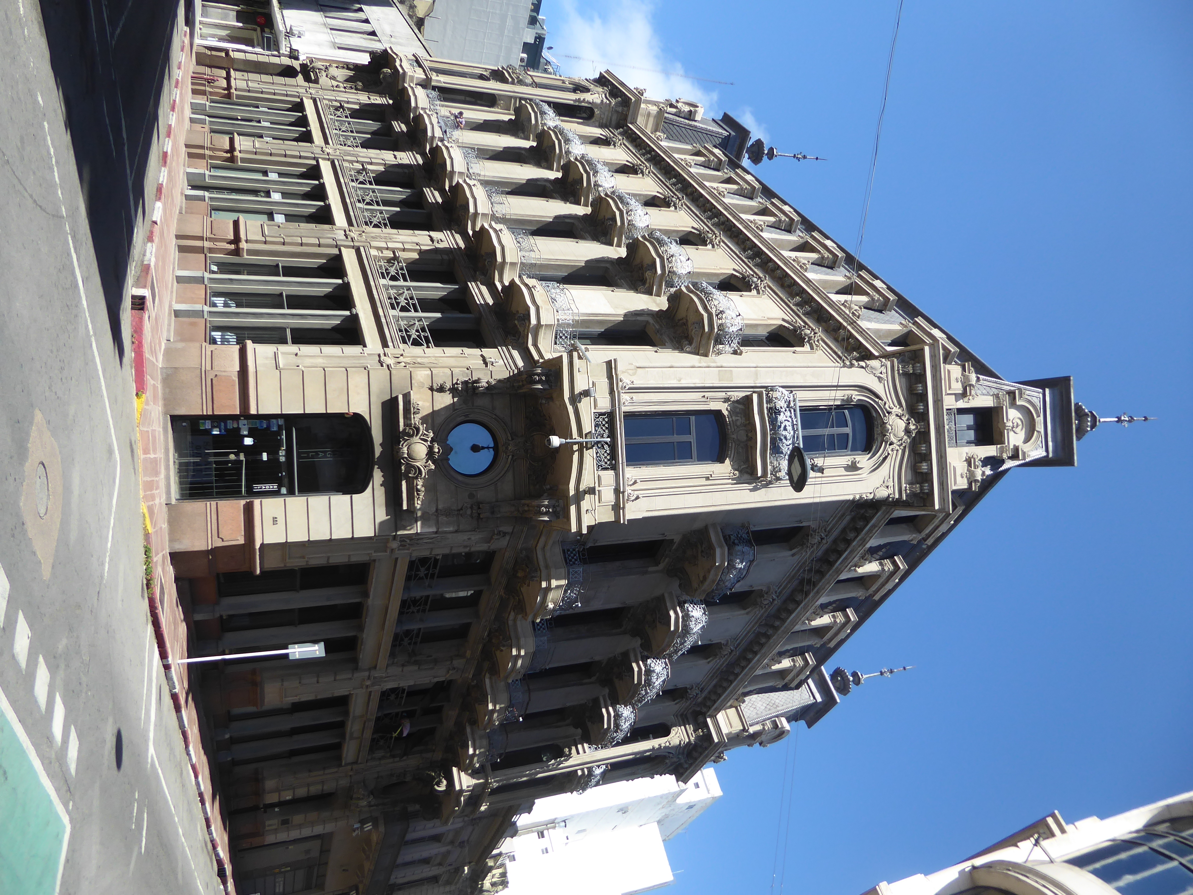 Welcome to the Gandos Palace, alias the Gran Hotel Colón, opened in 1910 at the corner of Rincon and Bartolome. Here's the description from