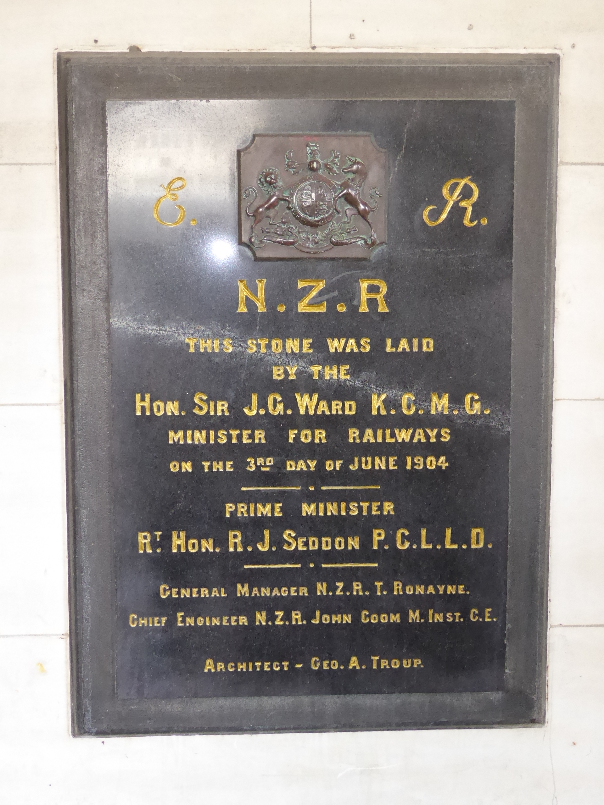 There he is at the bottom. The E.R. at the top is a bit tricky for those of us accustomed to decades of Elizabeth. Anyway, we can step insid