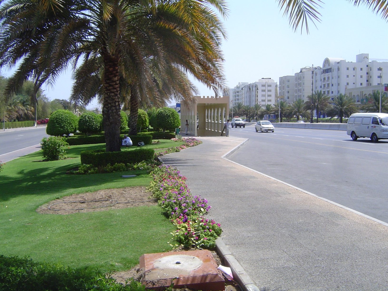 The snag is that there are almost no pedestrian crossings, so without a car it's hard to cross this city-splitting road.