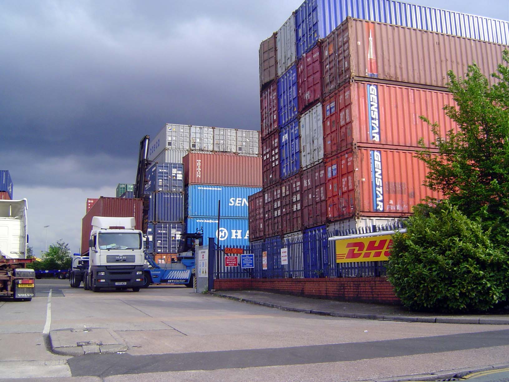 What? A container terminal 35 miles from the sea? Yep: thank Euroterminal. Five freight trains from the continent arrive here daily via the