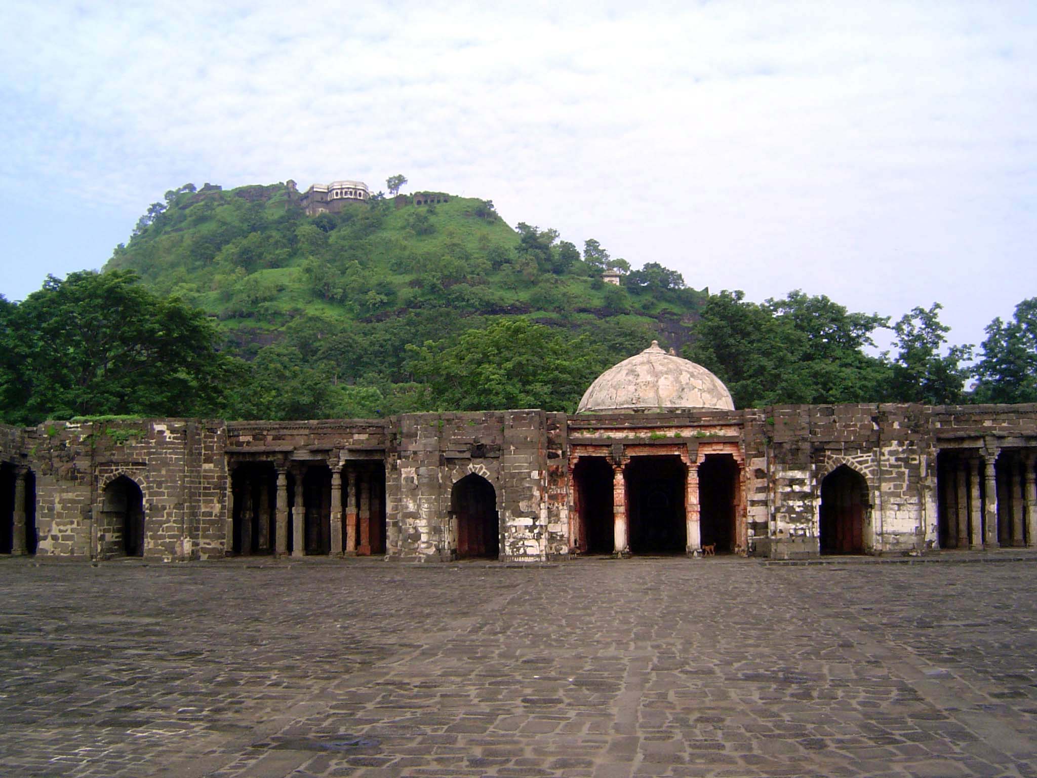 The city's main mosque, the jami masjid, is now a Hindu temple. Call it payback: the columns, after all, were originally taken from a Hindu