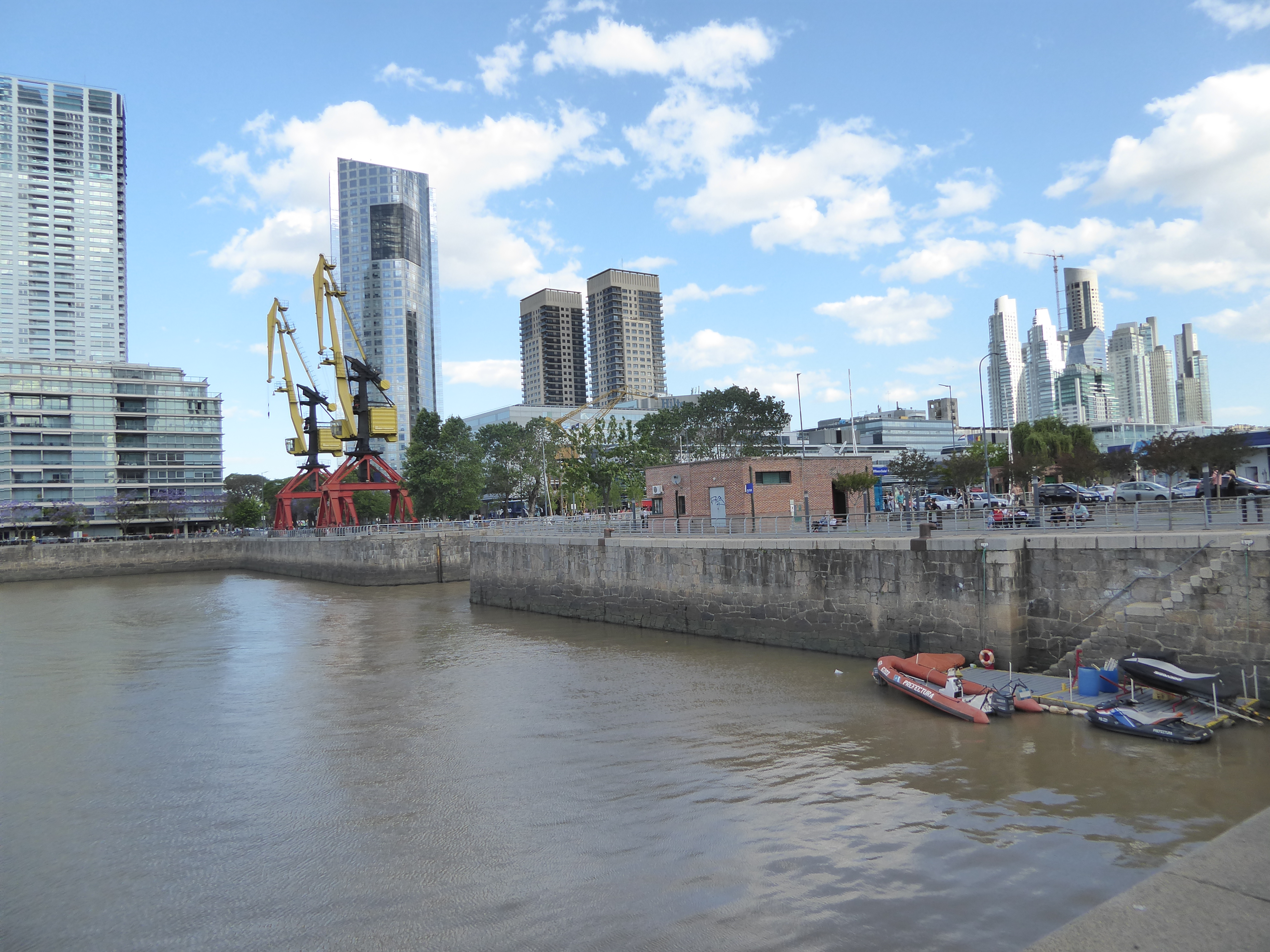 Puerto Madero opened in 1900 and had to be replaced by World War I. The replacement, the Puerto Nuevo, consisted of four diagonal docks cut