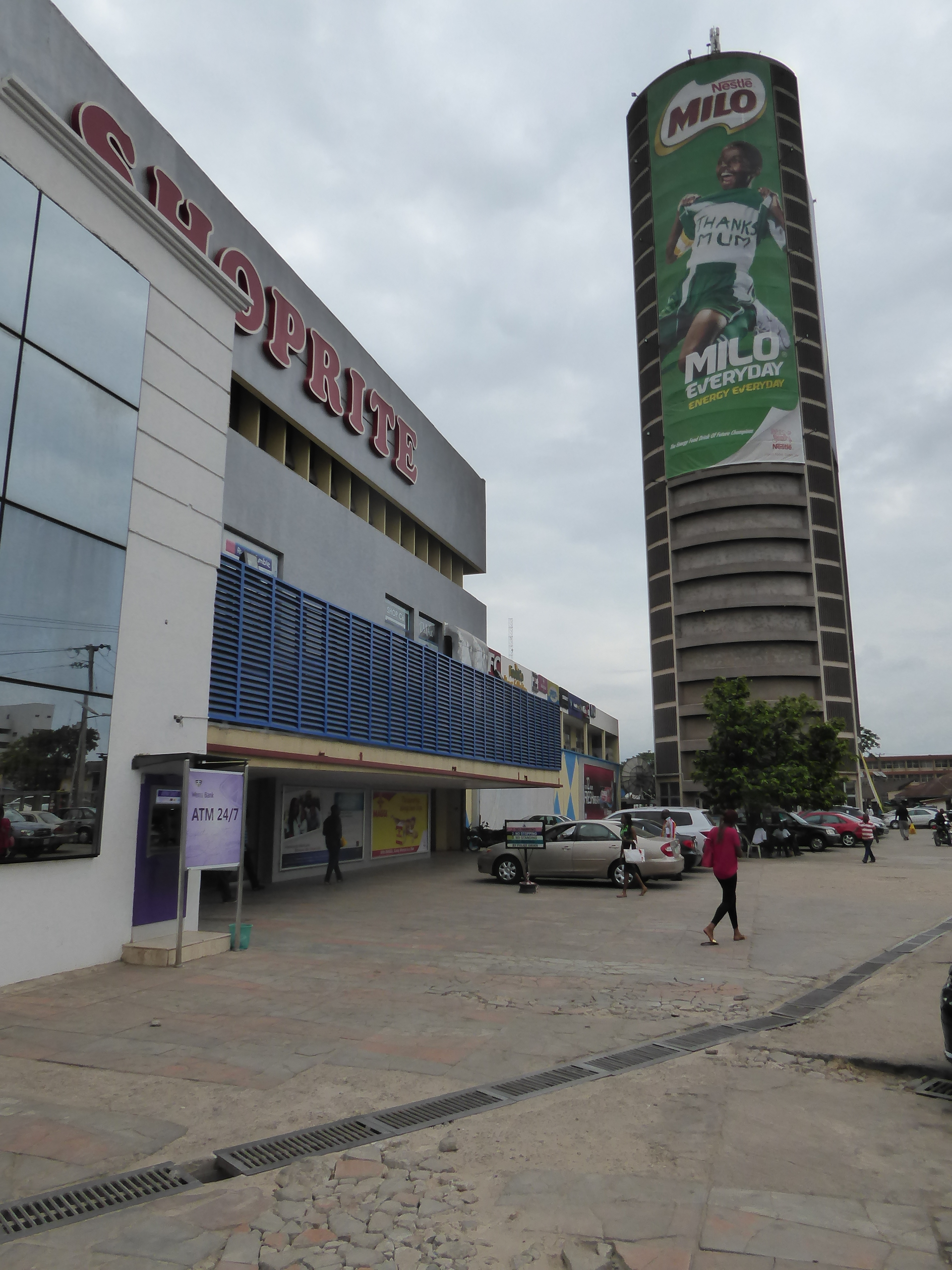 Cocoa House on the right; Heritage or Cocoa Mall on the left.