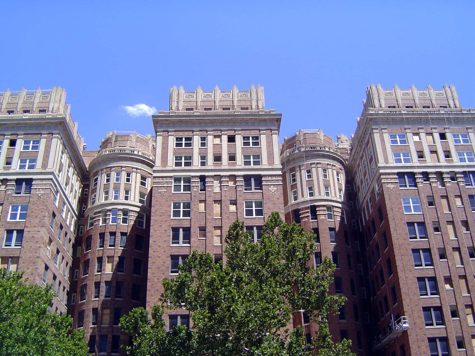 The hotel was originally built by Bill Skirvin, an oilman naturally. His daughter Pearl became Perle Mesta, the Washington, D.C., socialite
