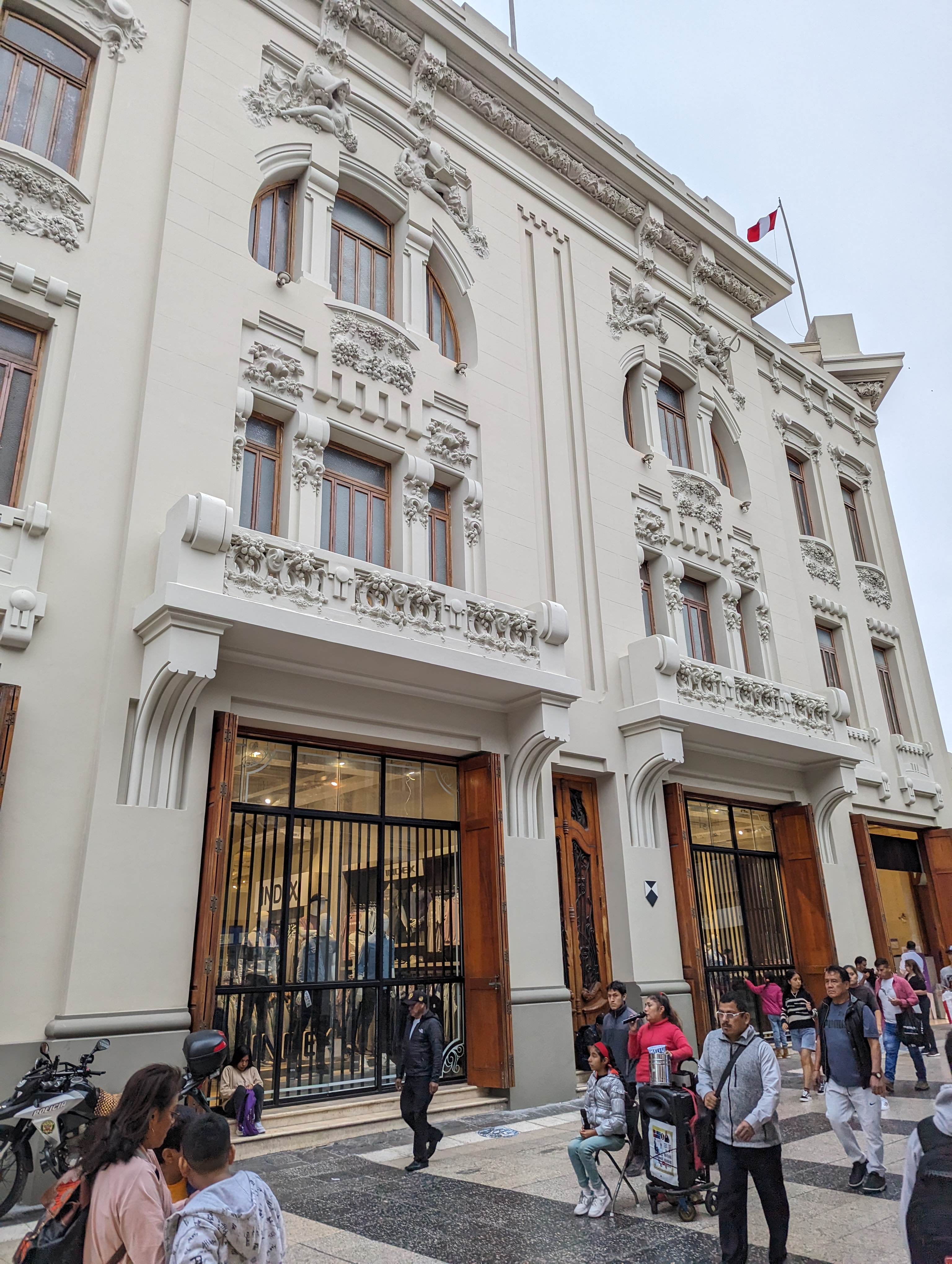 A Chilean department store, Ripley, on the same Jirón de la Unión.