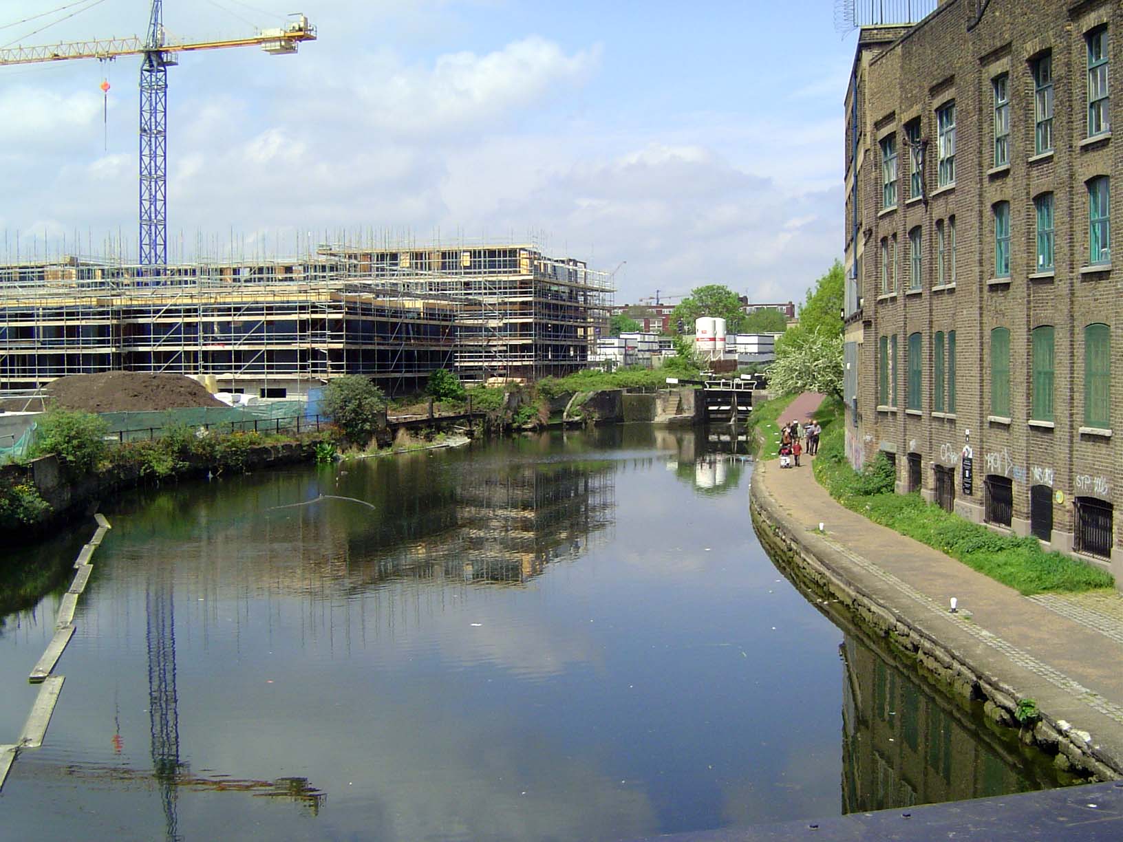Looking north from the same bridge. New London emerges from the Old.
