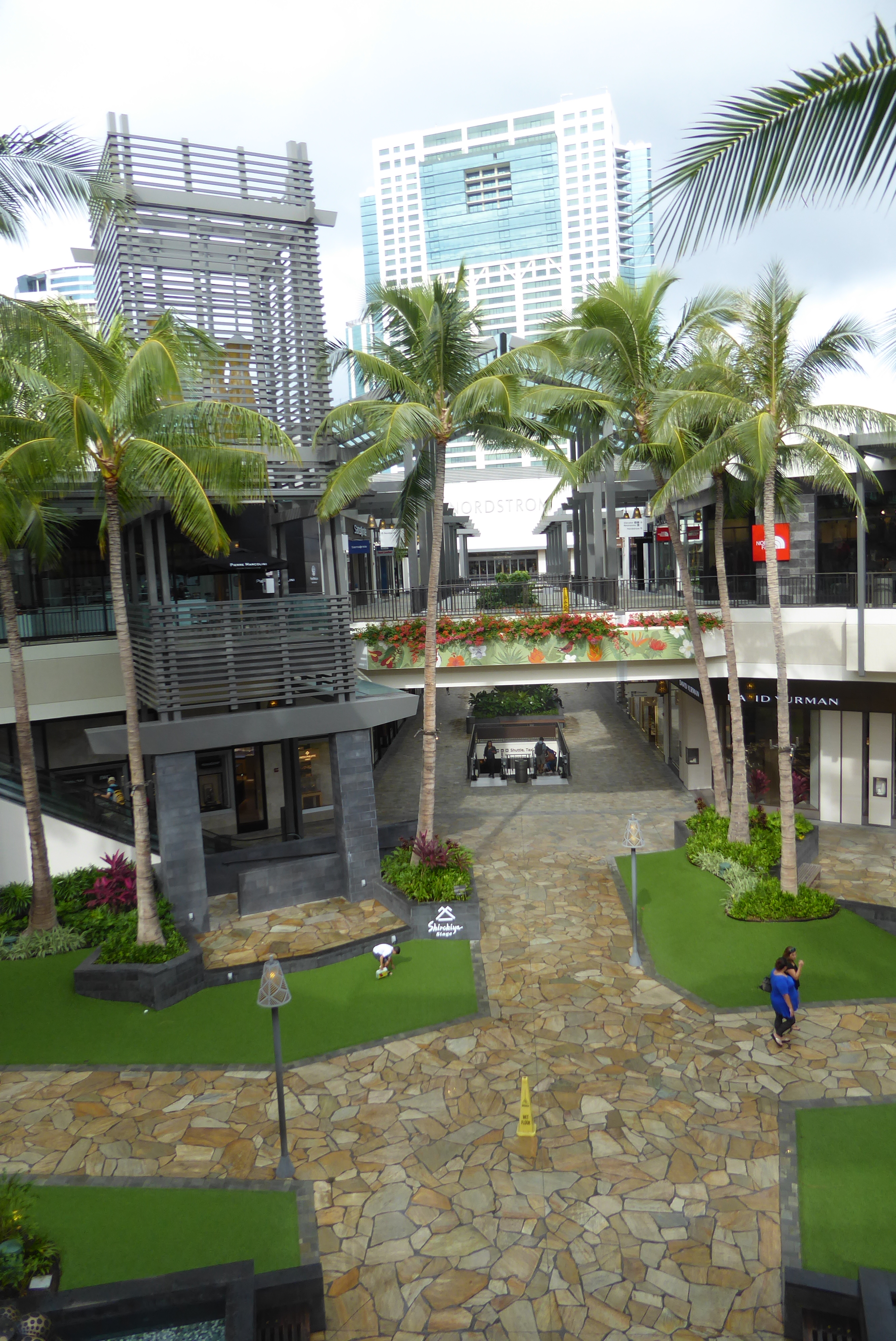 Need to go shopping? You can't miss the Ala Moana Center, for many years the jewel in the crown of General Growth Properties now Brookfield