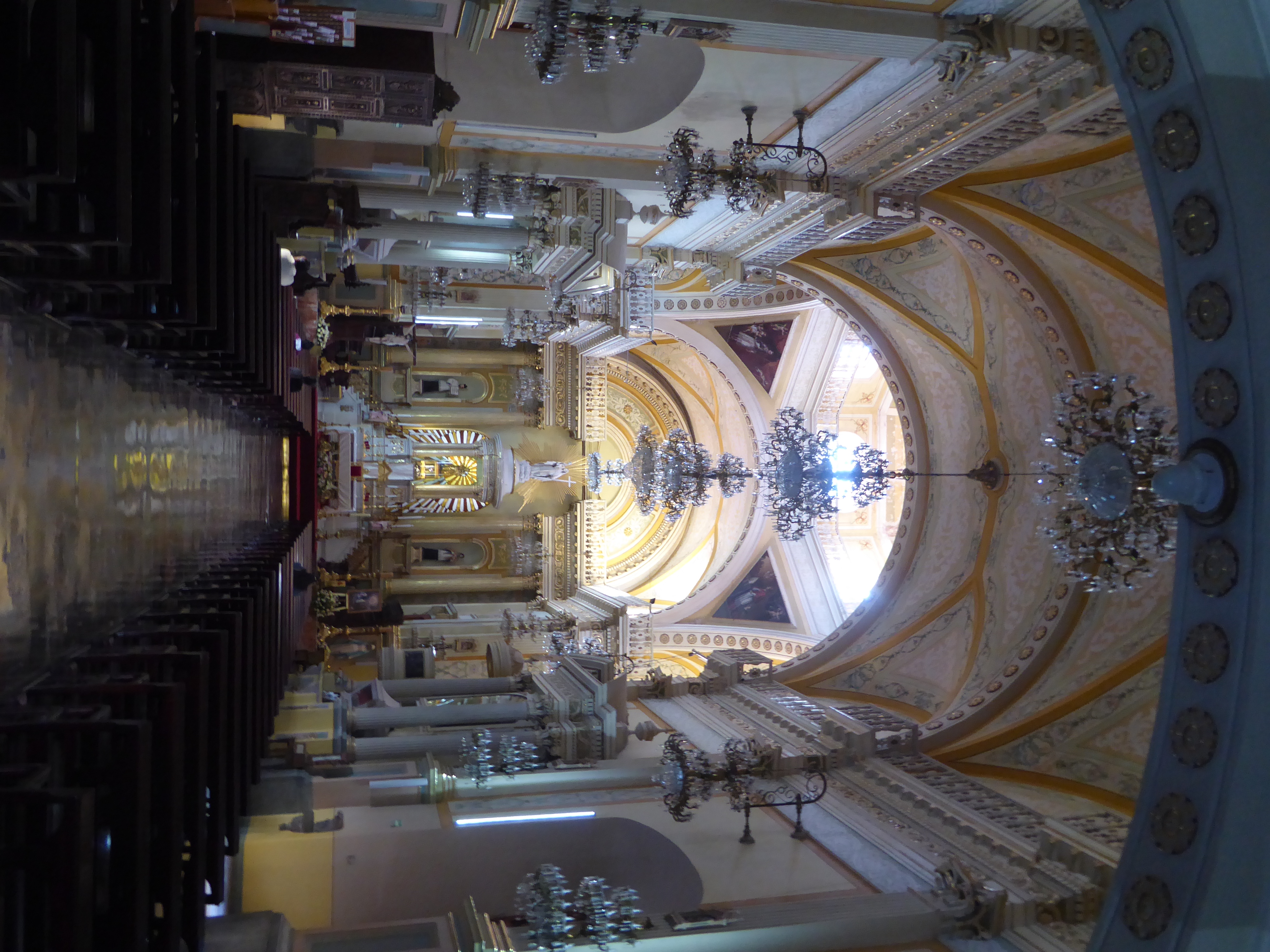 The altar is another 19th-century addition, along with the lights. Guanajuato had electricity by 1903, thanks to American investors looking