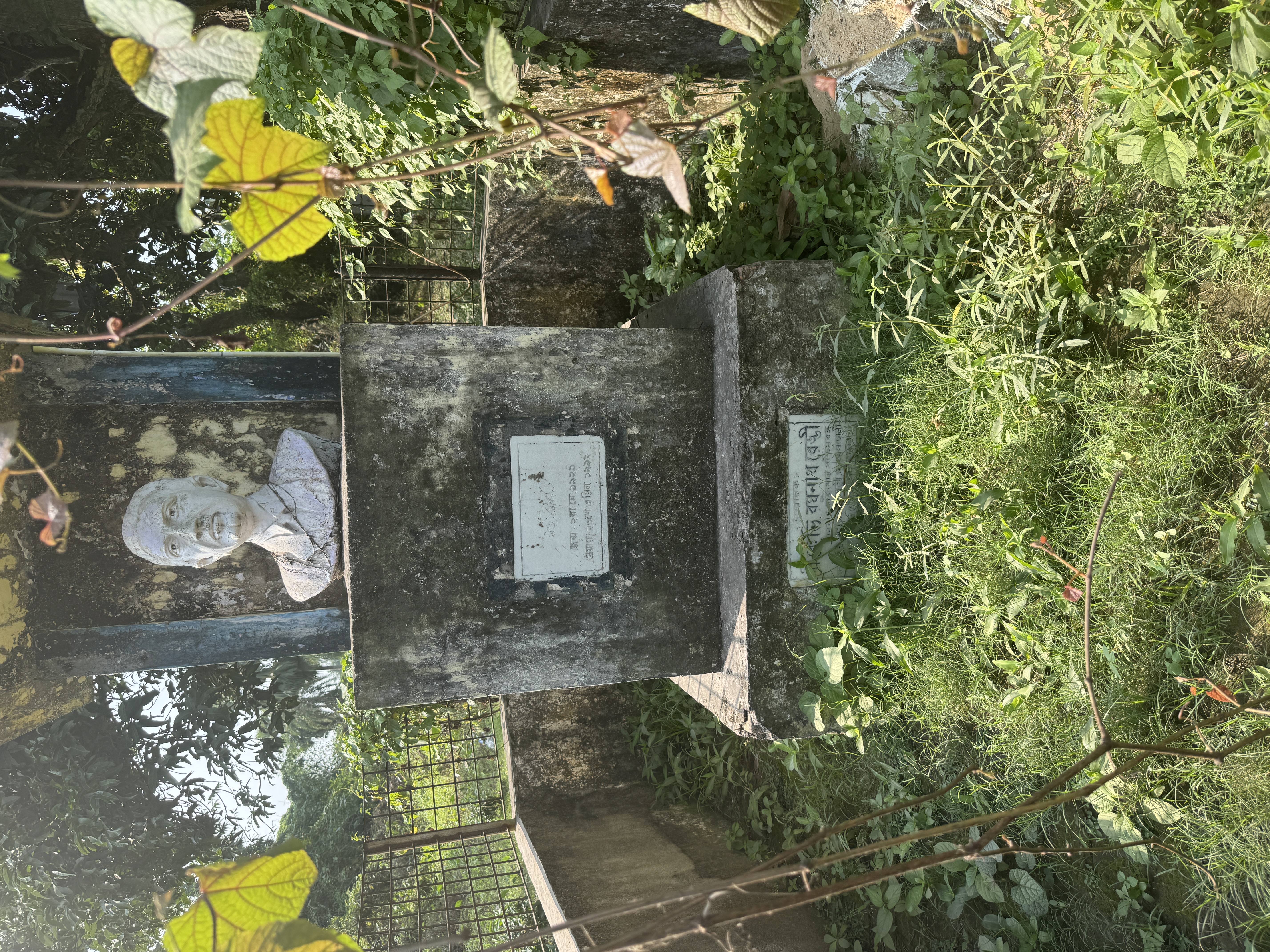 And here, bingo, is the surprisingly homely bust marking the site where Indian's most internationally acclaimed film director made his most