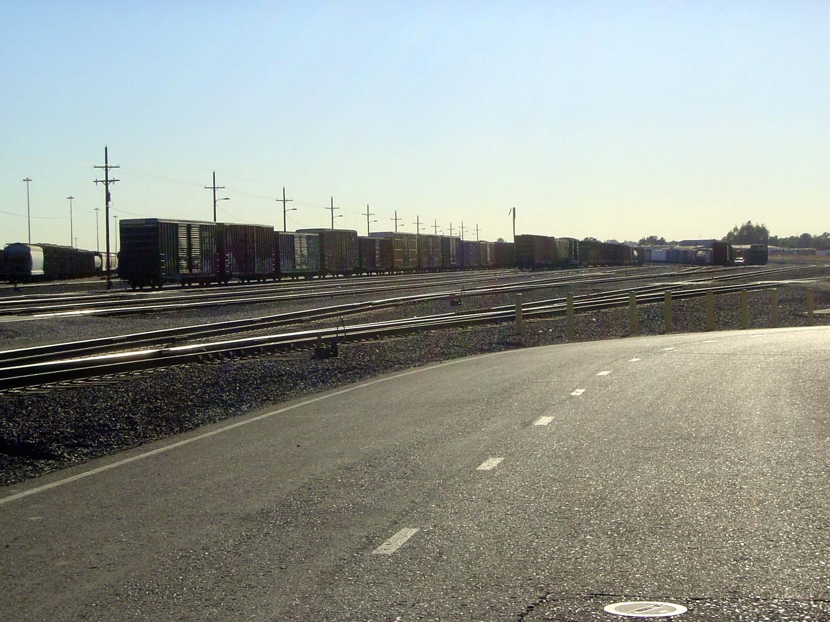 Although the SP kept the CP's locomotive shop at Sacramento, in 1908 it moved the freight yard 18 miles east to Roseville. The location is a