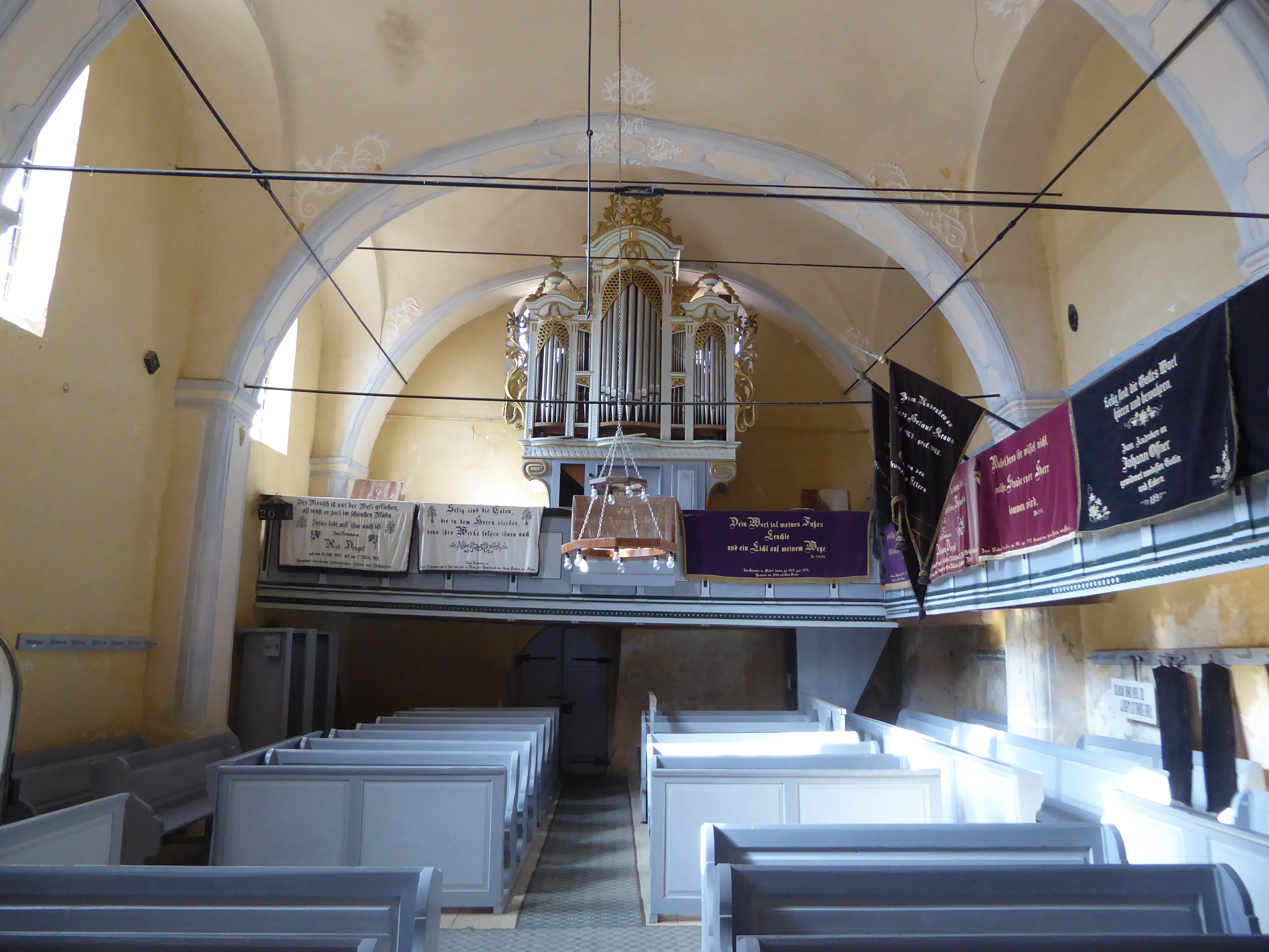 The organ arrived in 1791.