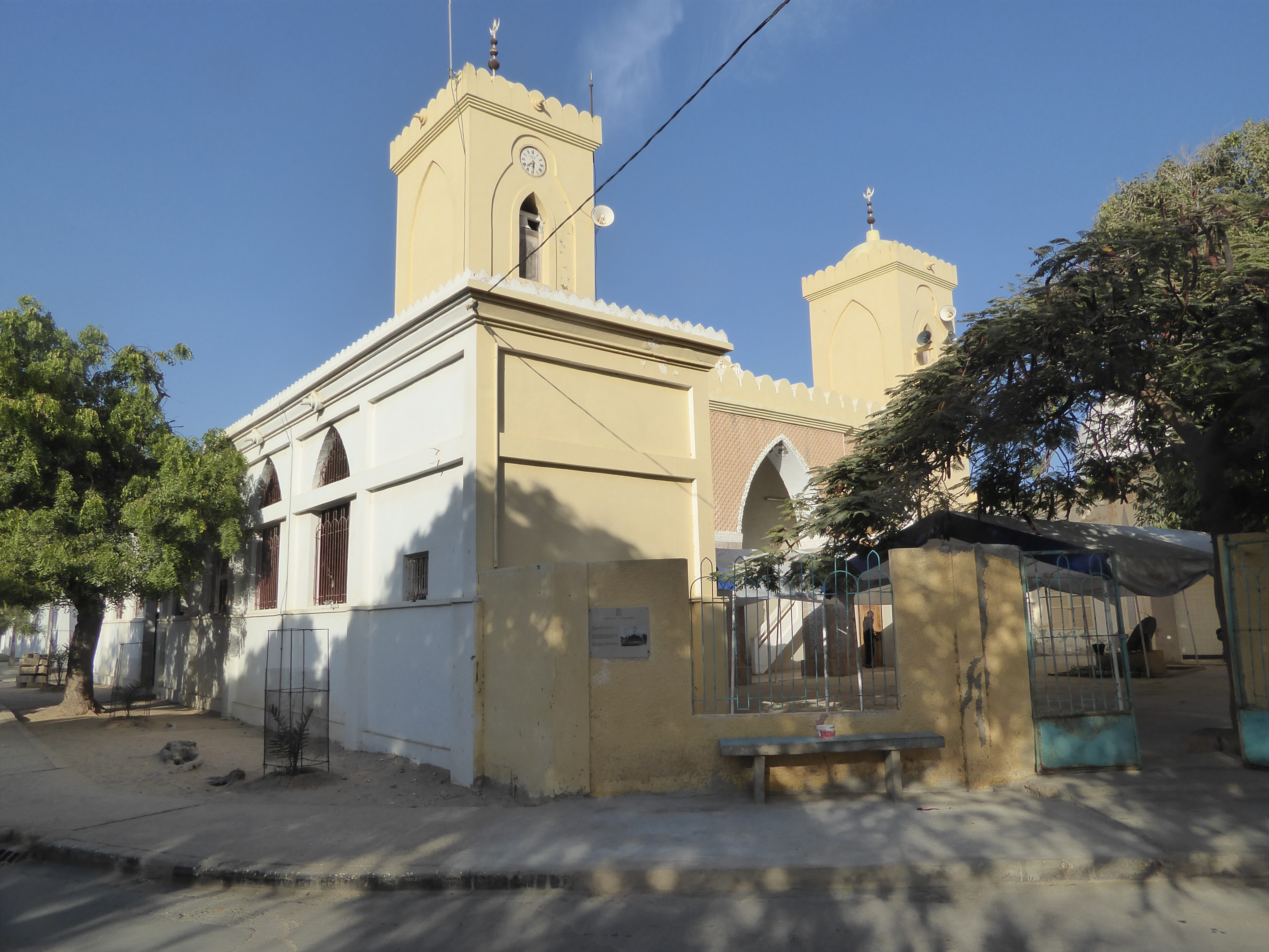 Looks like another church, but this is the island's Grand Mosque, paid for by the colonial administration, which perhaps intended to hammer