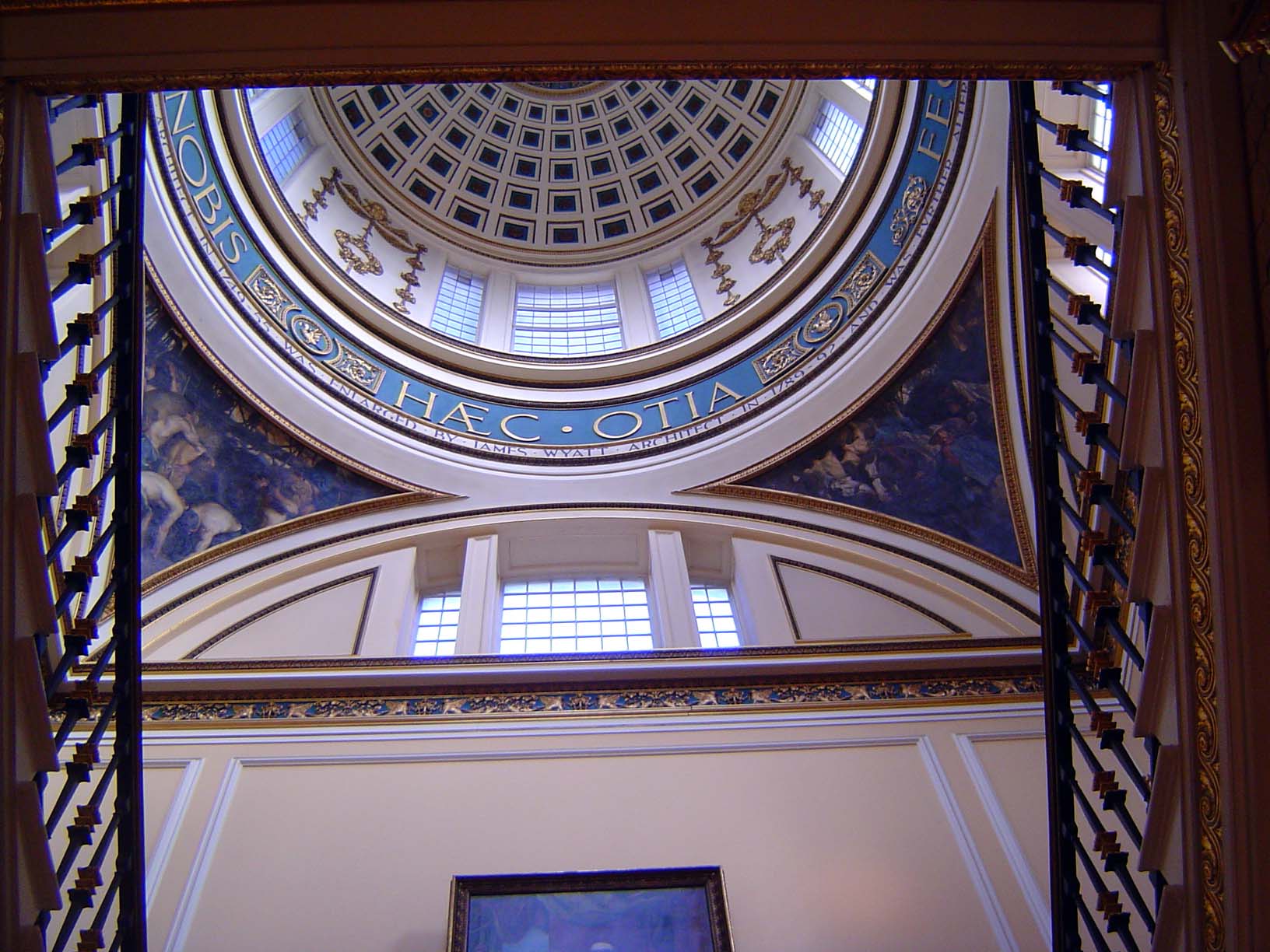 The interior of the town hall was gutted in 1795, which created the opportunity for James Wyatt to add the dome. The drum carries the city's